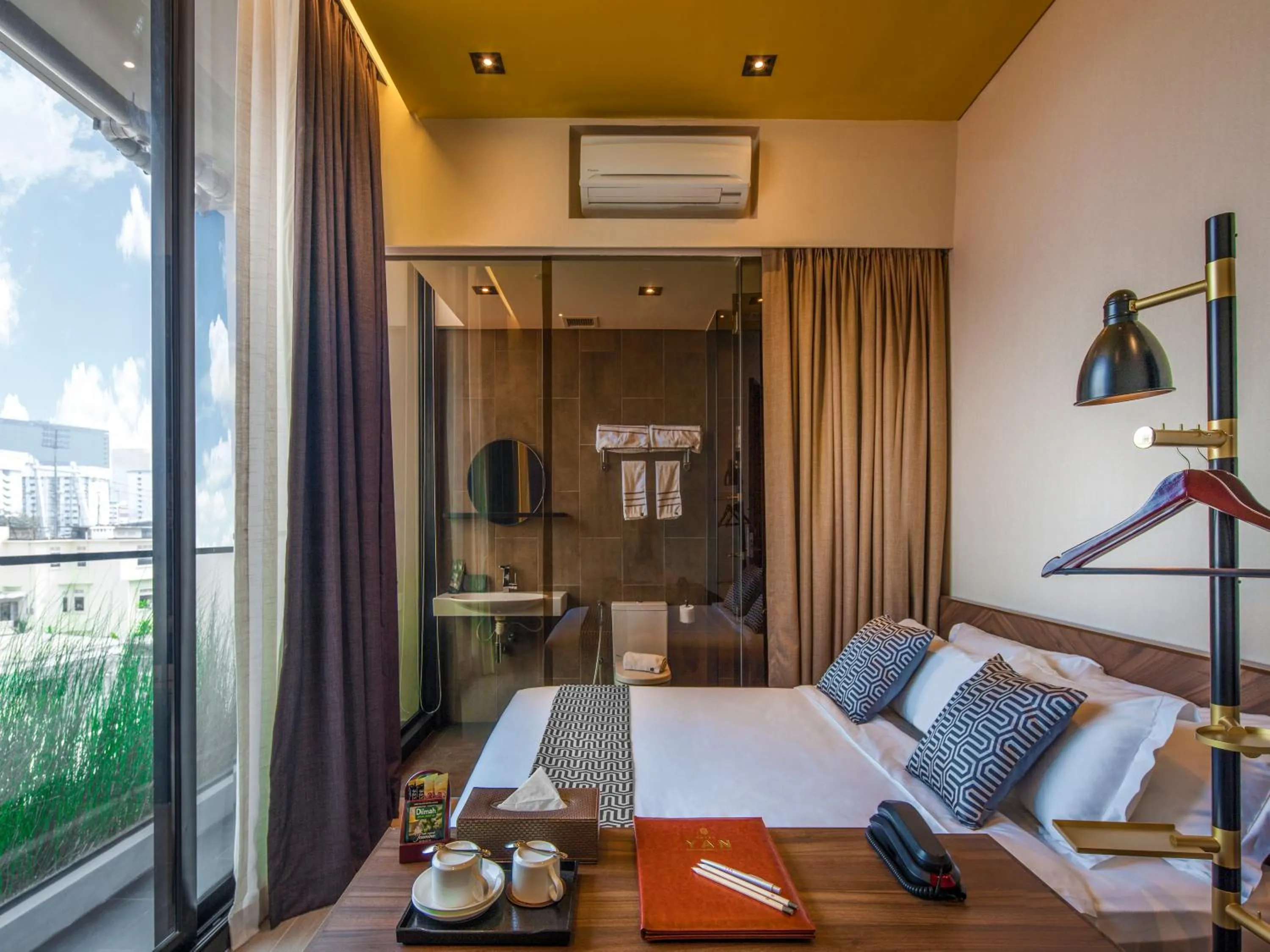 Deluxe Double Room with Balcony in Hotel Yan