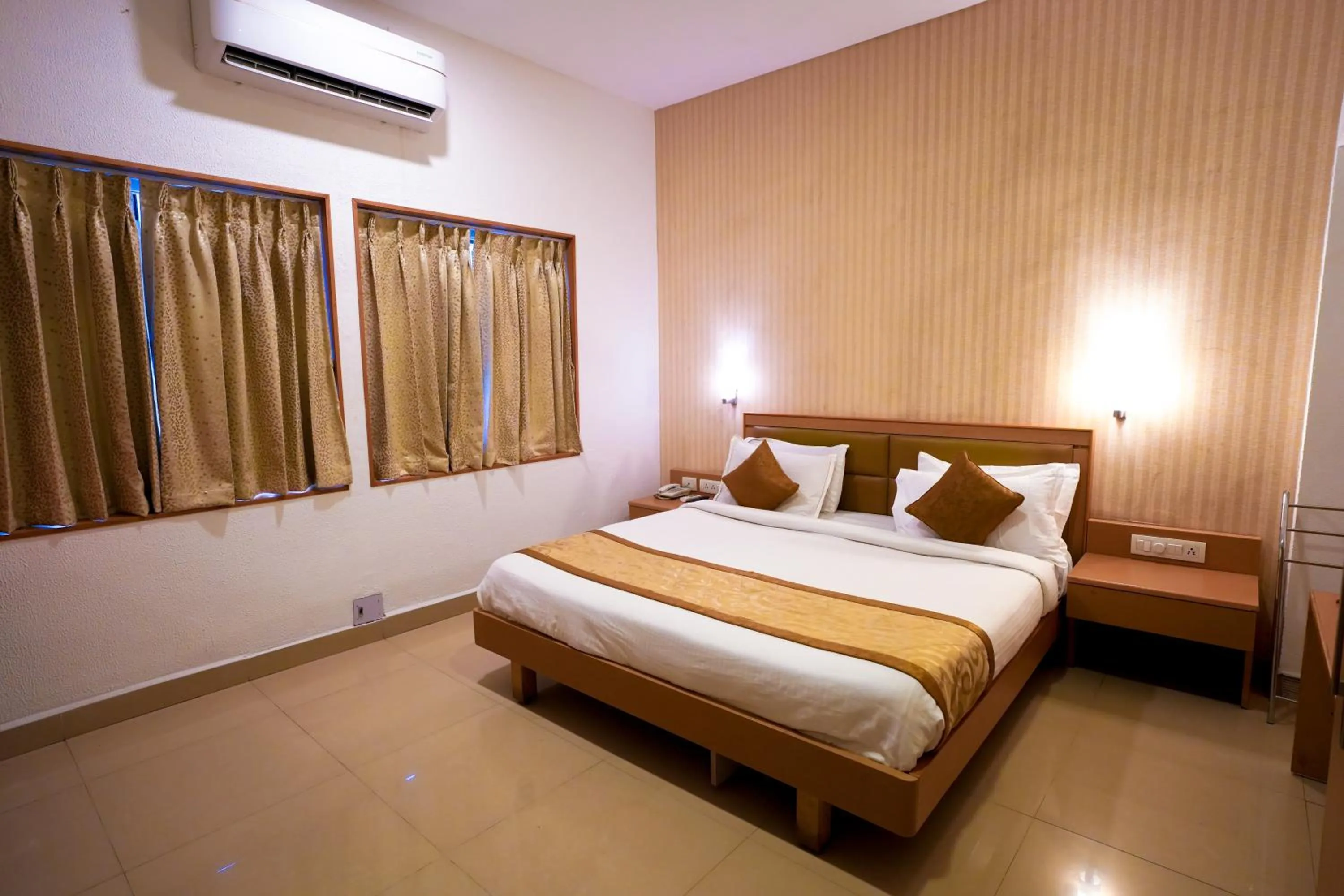 Superior Double Room in Avenue 11 Boutique Residences, Poes Garden Chennai