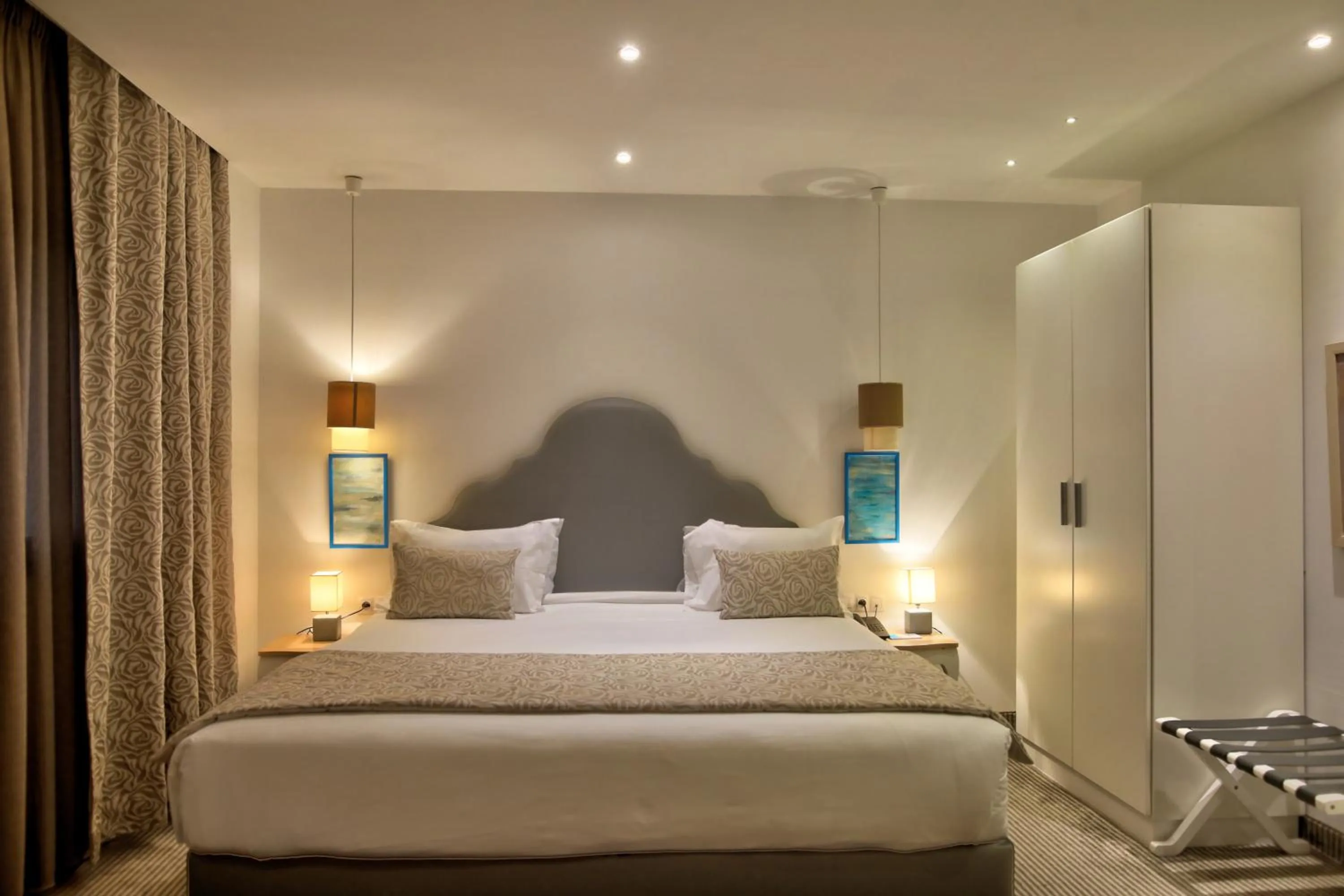 Deluxe Suite in Hotel Lac Leman, LES BERGES DU LAC