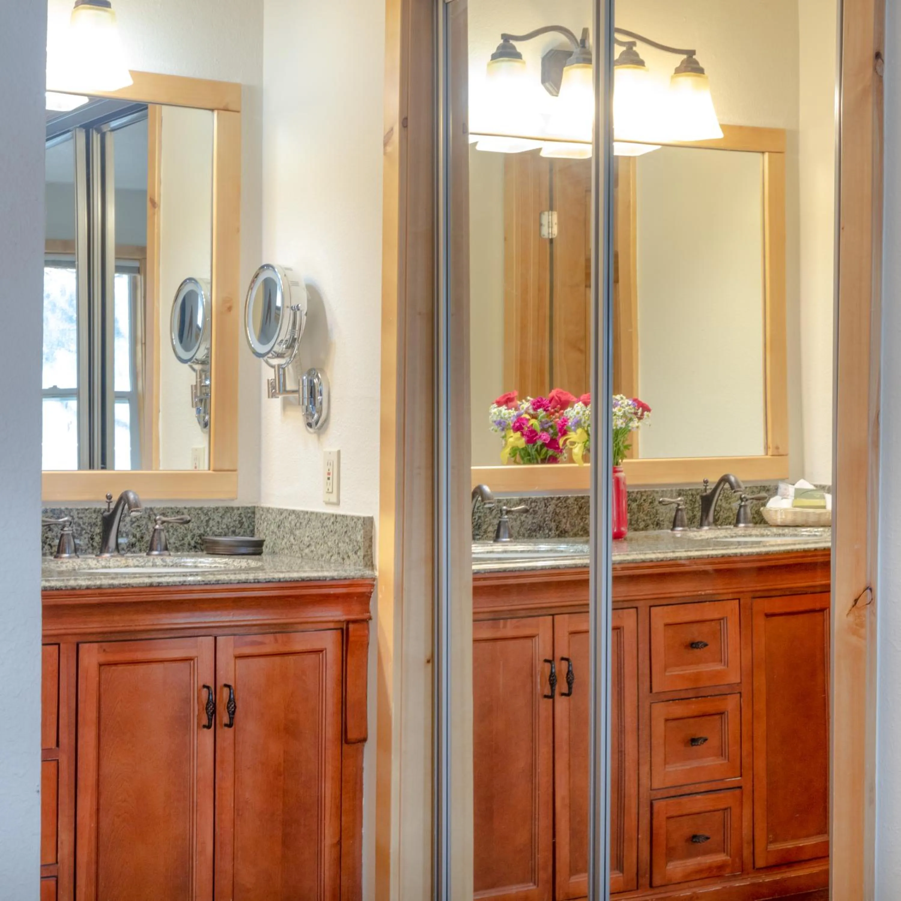 Chalet Two Double Beds in Outbound Mammoth