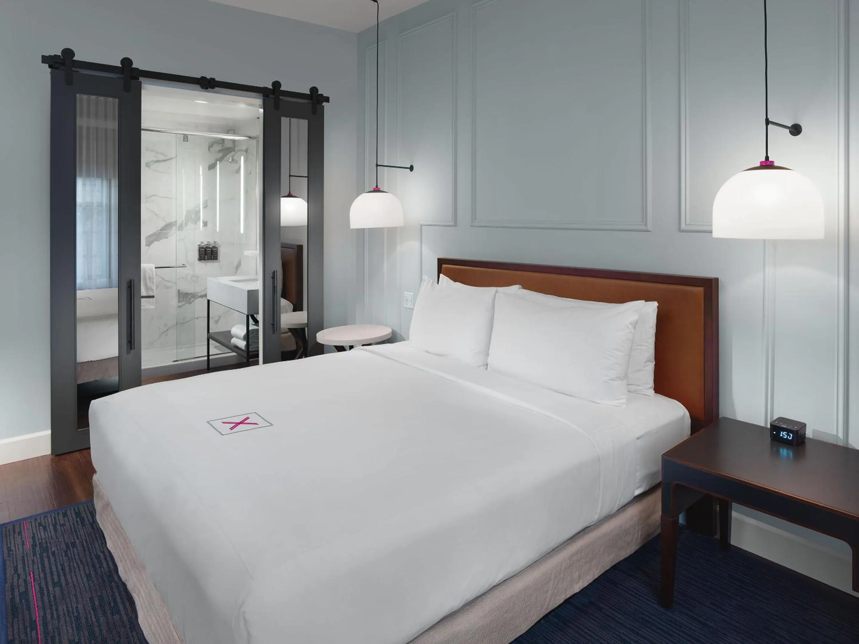 Deluxe King Room in Axiom Hotel