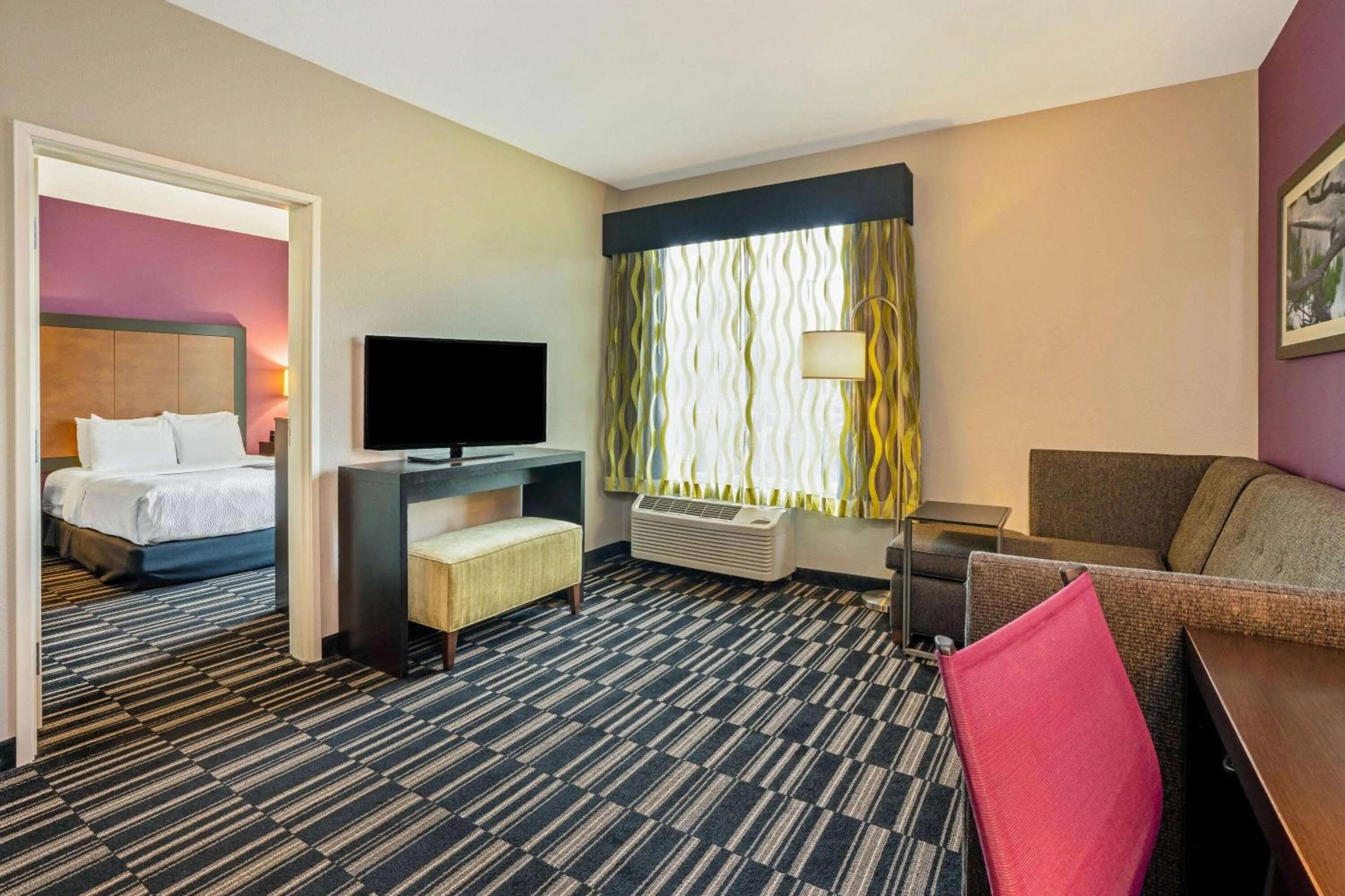 Queen Suite in La Quinta by Wyndham Tumwater - Olympia