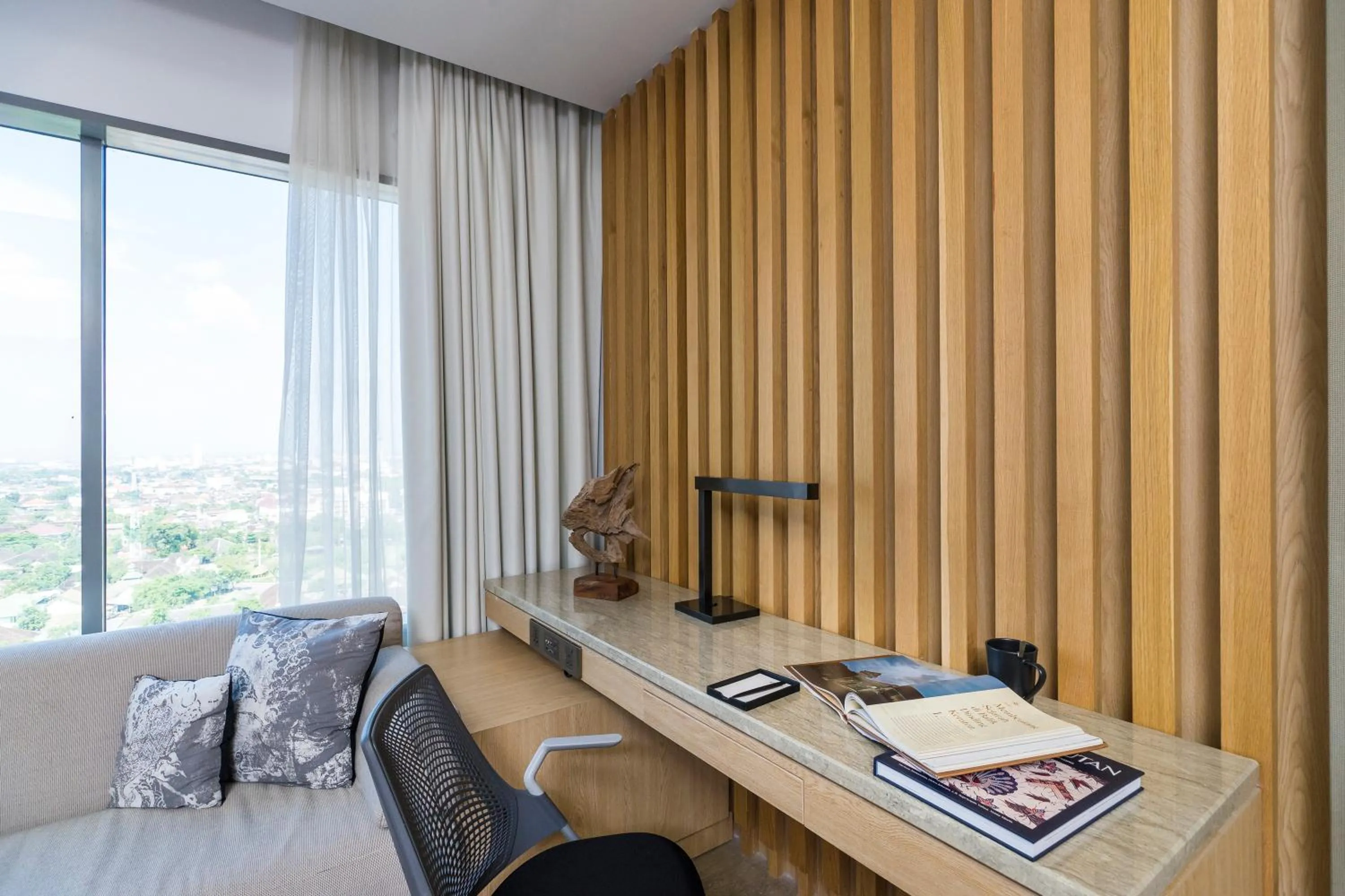 Deluxe Twin Room with Bath Tub and City View in Alila Solo