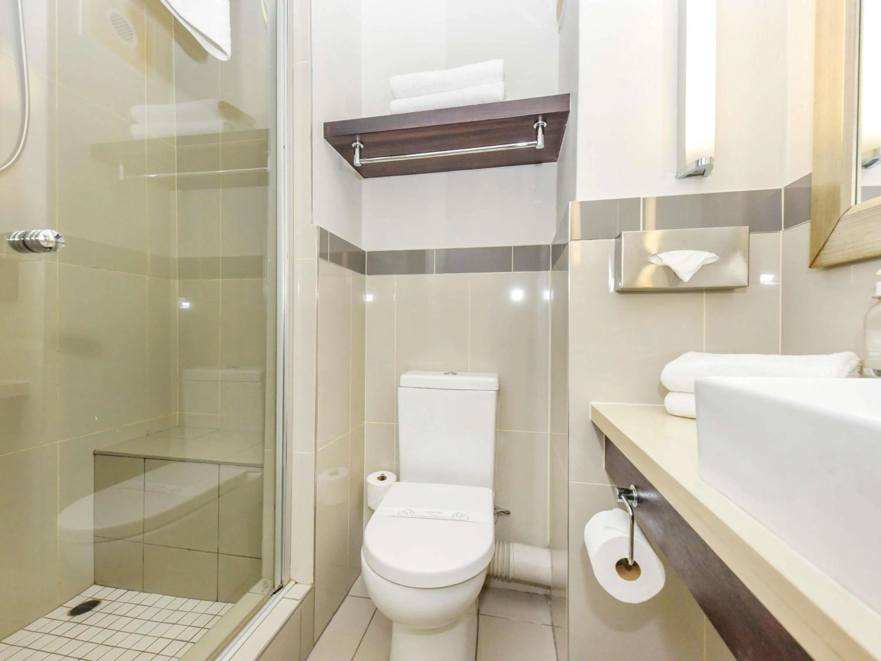 Standard Twin Room in Mercure Johannesburg Randburg