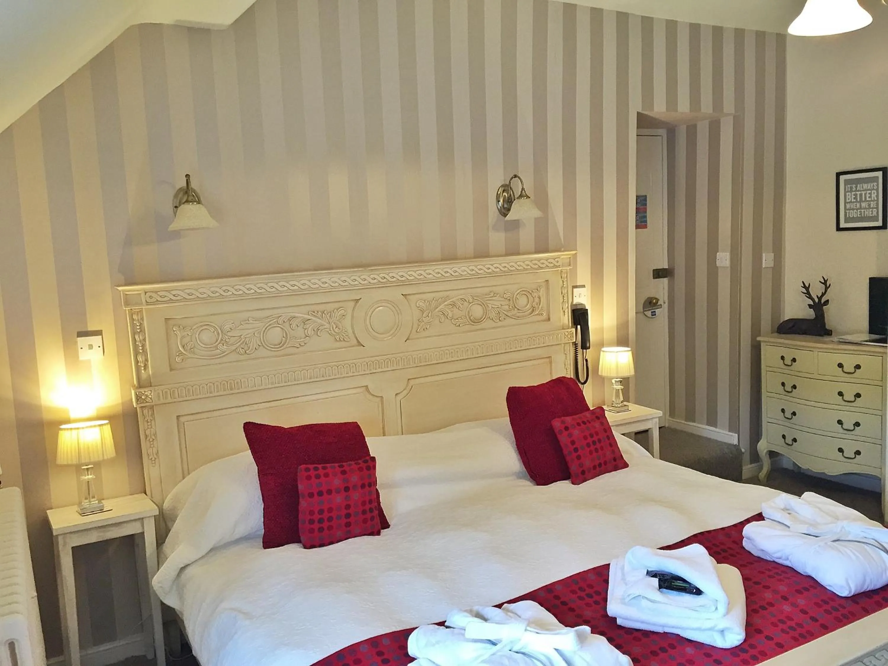 Superior Double Room in The Hand at Llanarmon