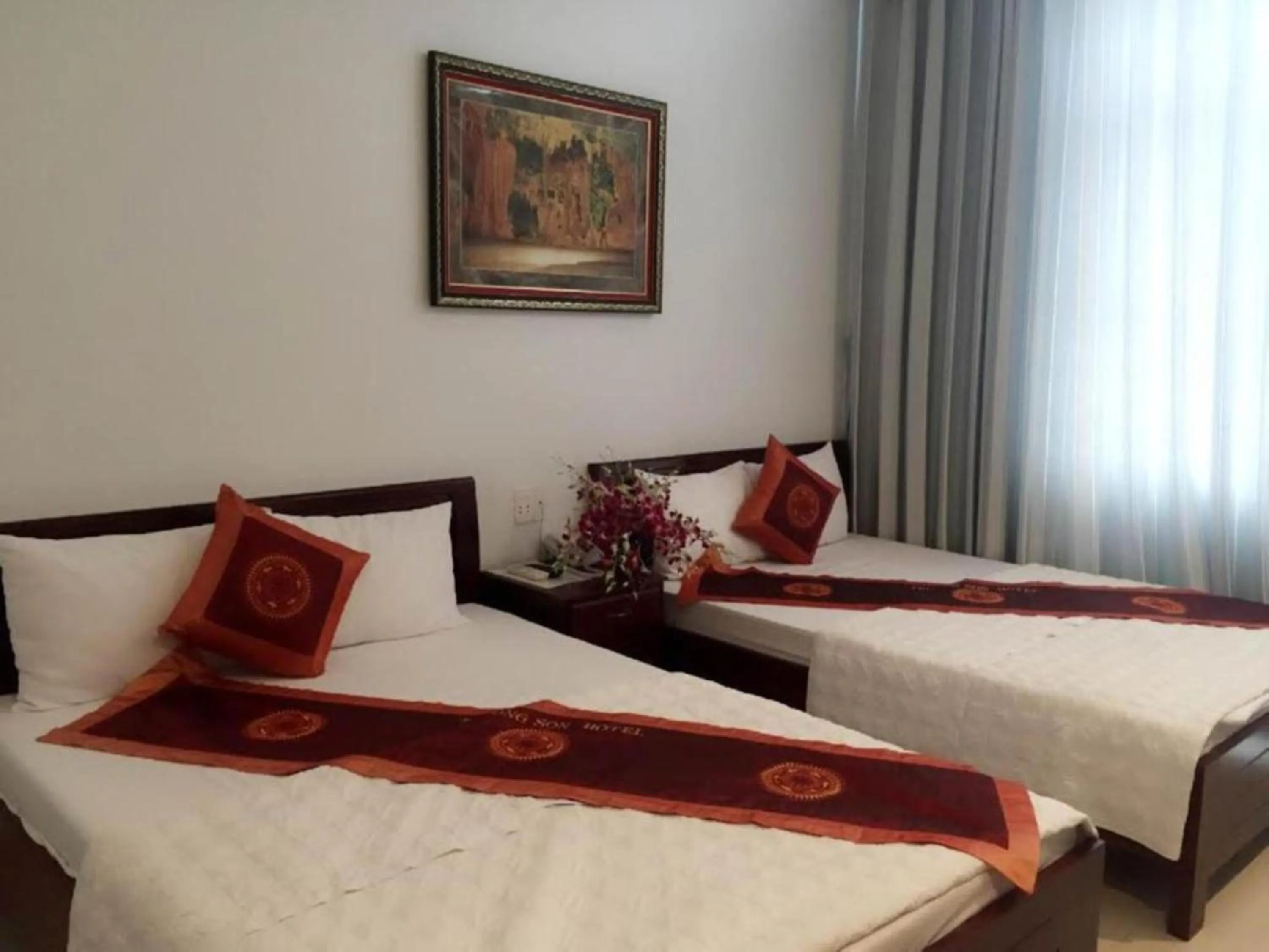 Superior Family Room in Tan Truong Son Hotel