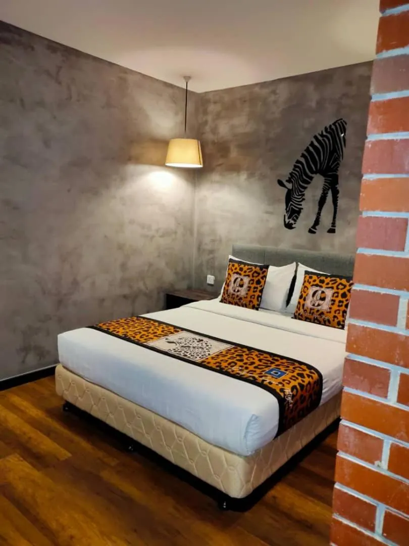 Queen Room in 9 Square Hotel - Subang