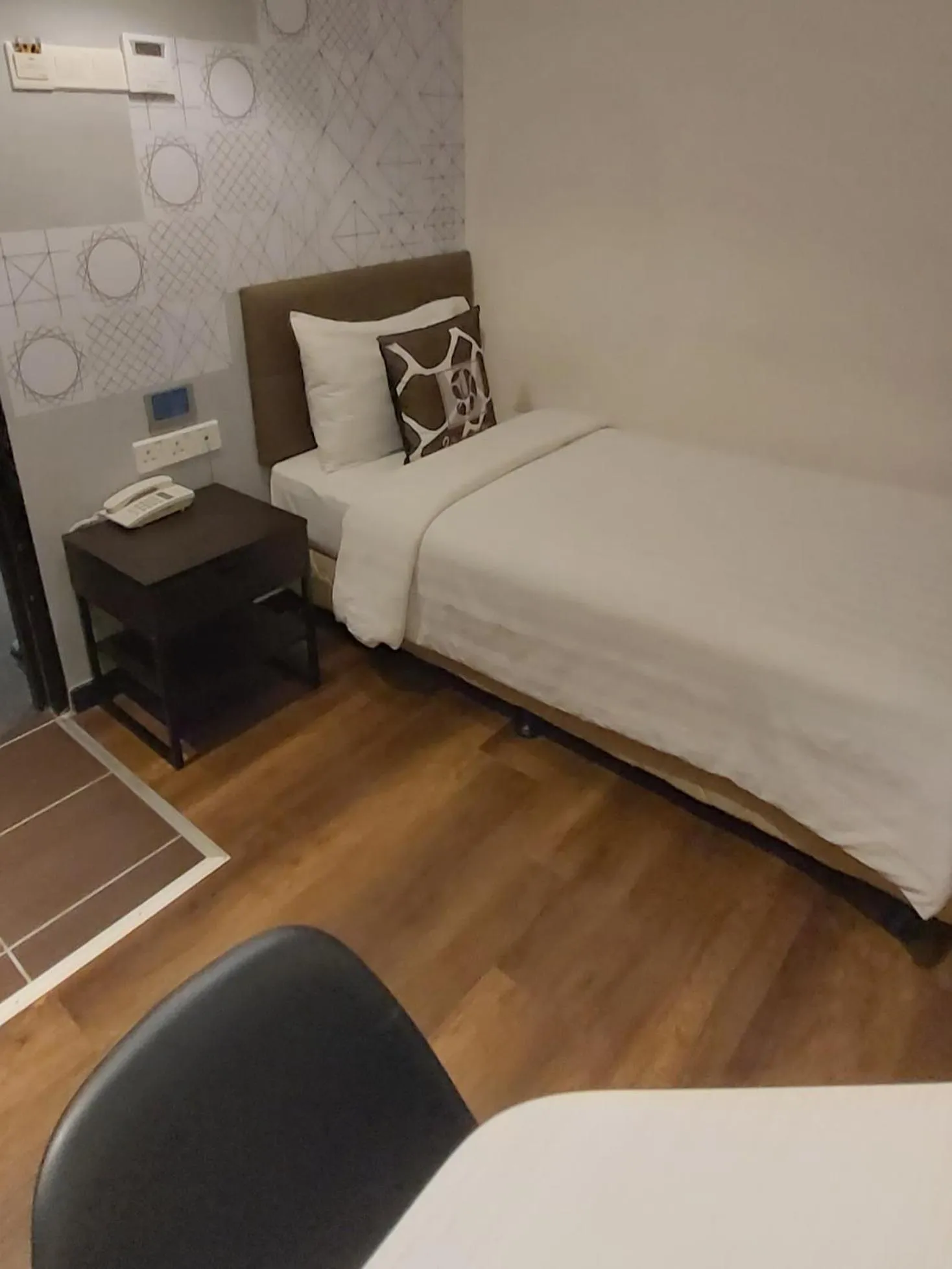 Single Room with Bathroom - single occupancy in 9 Square Hotel - Subang