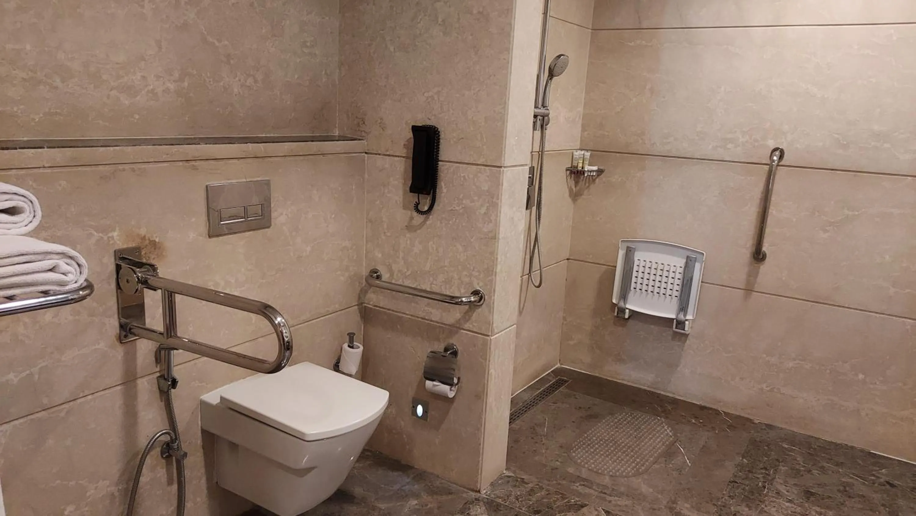 Classic King Room with Pool View - Disability Access (Enjoy 15% off on Food and Soft beverages, 15% off on Spa, 15% Off on Laundry, Early check-ins and Late check-outs subject to the availability) in InterContinental Jaipur Tonk Road by IHG