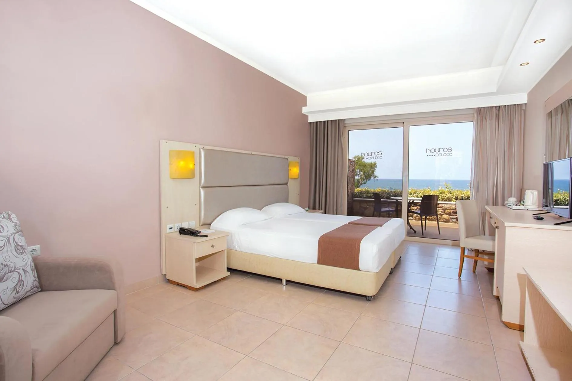 Beachfront Deluxe Twin Room in Kouros Palace Active Lifestyle Hotel