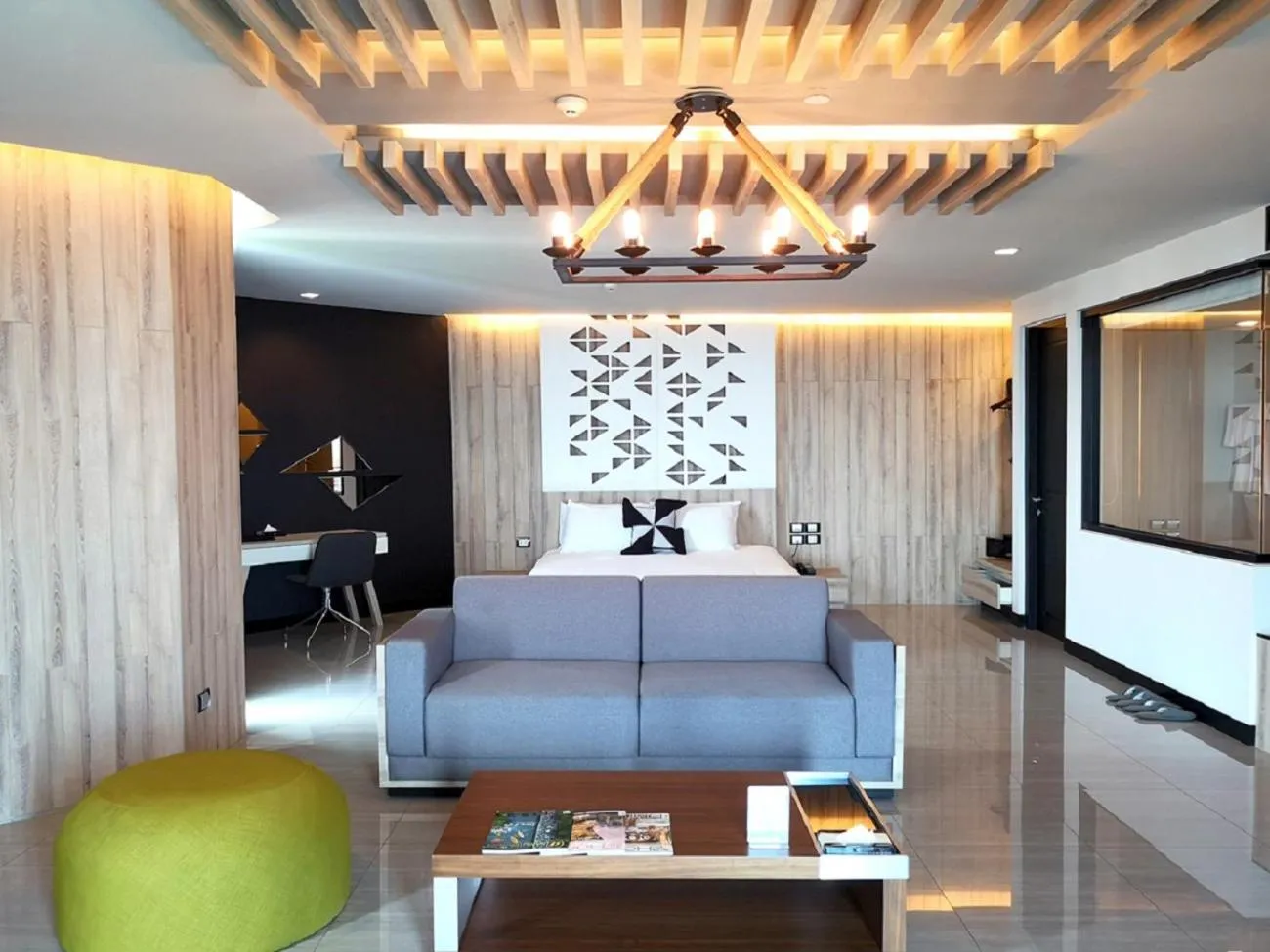 Sensation Suite Seafront in Tsix5 Phenomenal Hotel Pattaya
