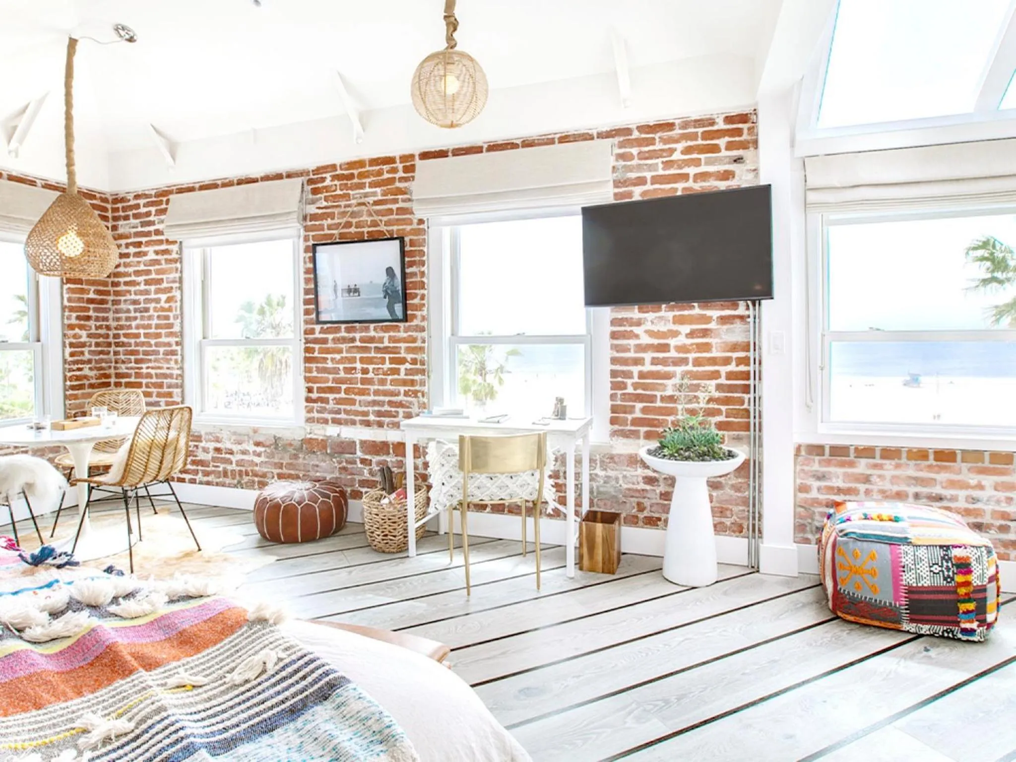 Ocean Front PH Bungalow in Venice V Hotel