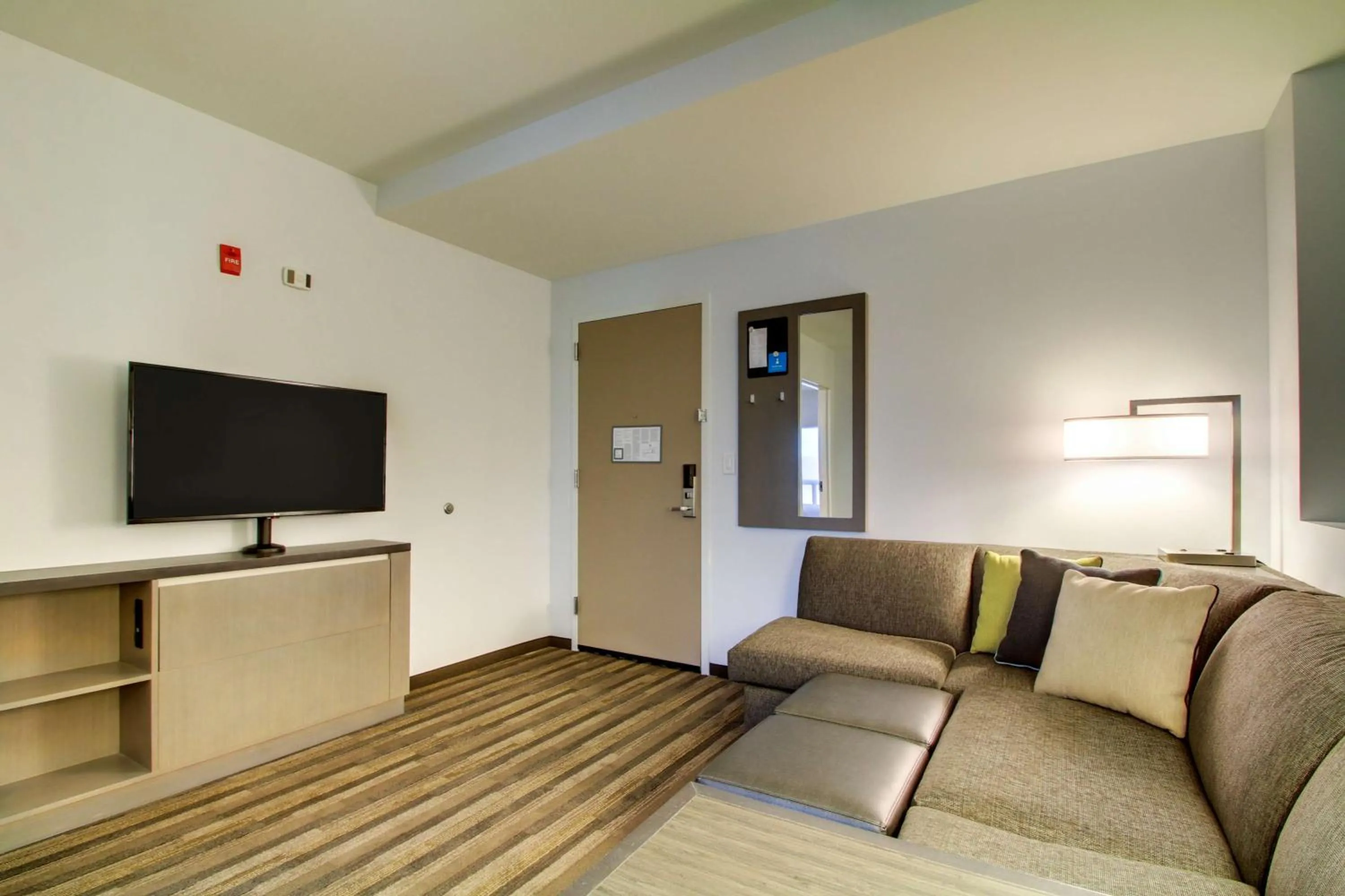 One-Bedroom Queen Suite with Kitchen and Sofa Bed in Hyatt House Chicago/Evanston