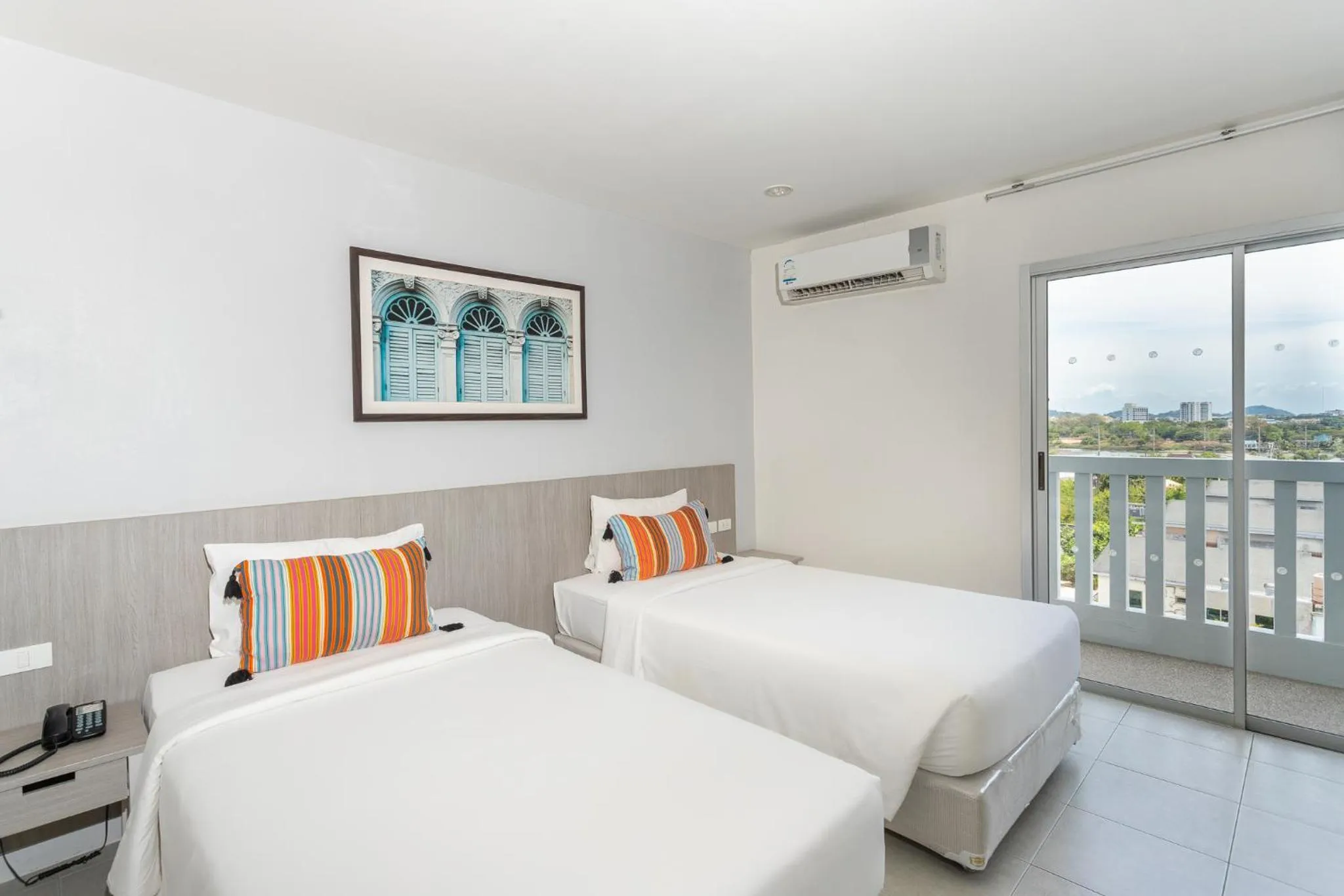 Deluxe Twin Room in Recenta Phuket Suanluang by Deevana
