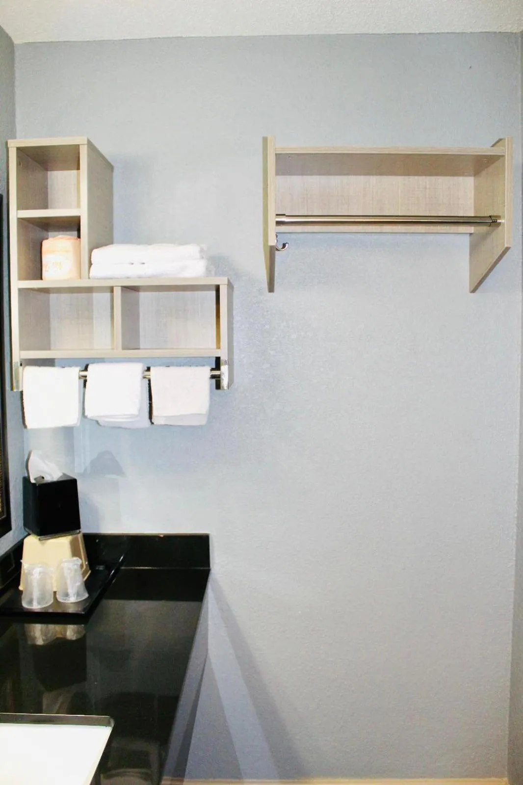 Standard Double Room in Milan inn & Suites