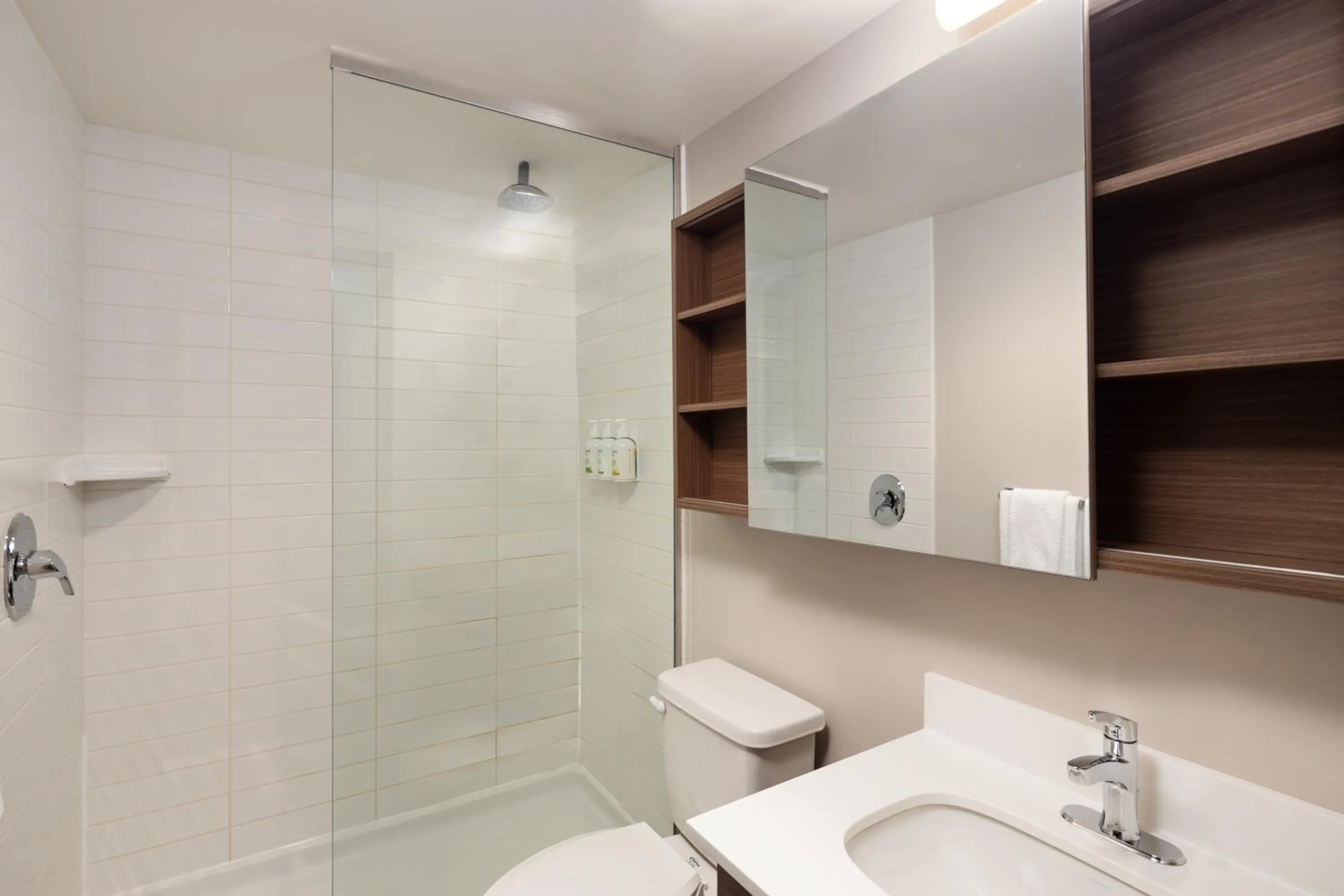 Queen Room - Non-Smoking in Microtel Inn & Suites by Wyndham Kirkland Lake