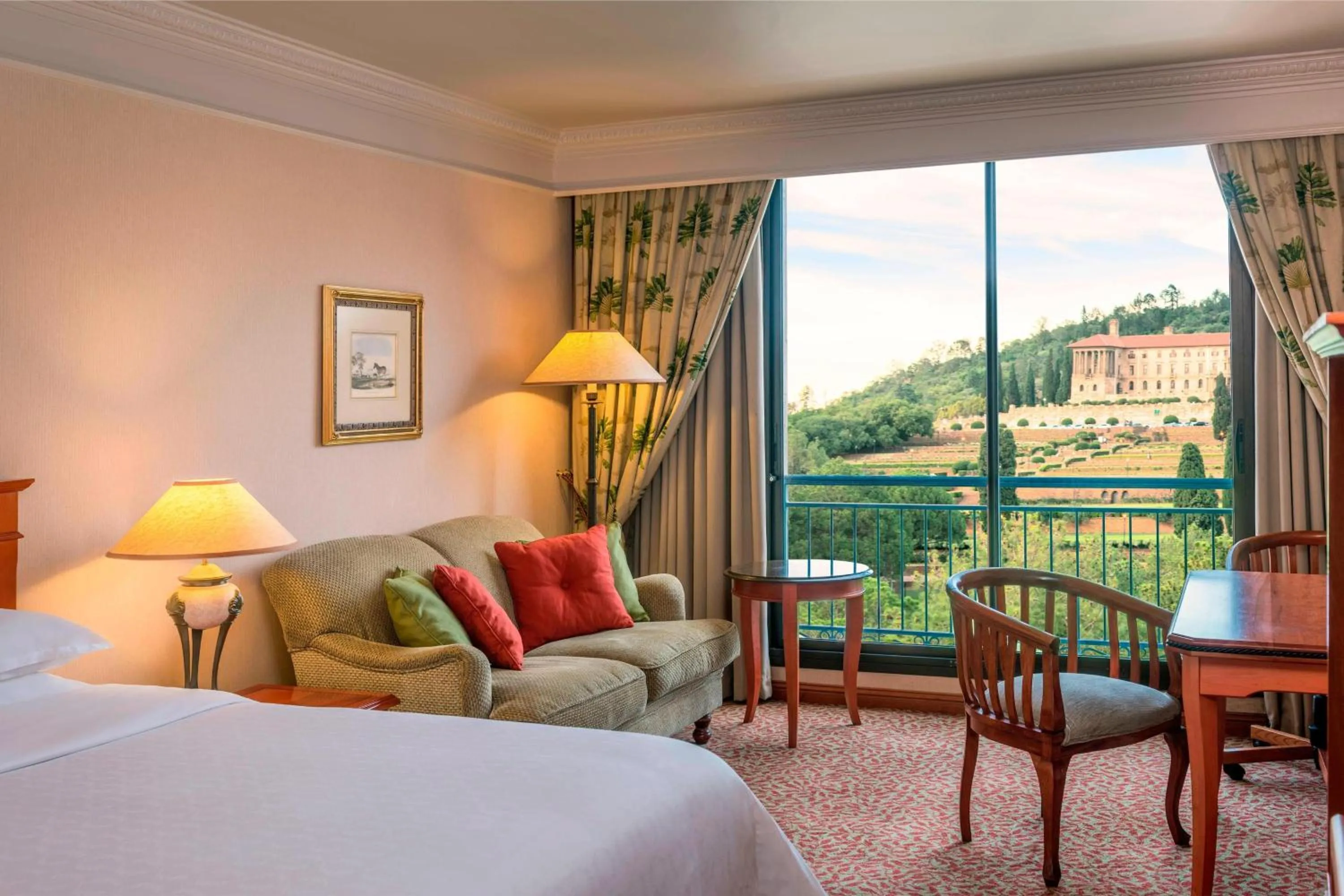 Club King, Club level, Guest room, 1 King in CT Hotel