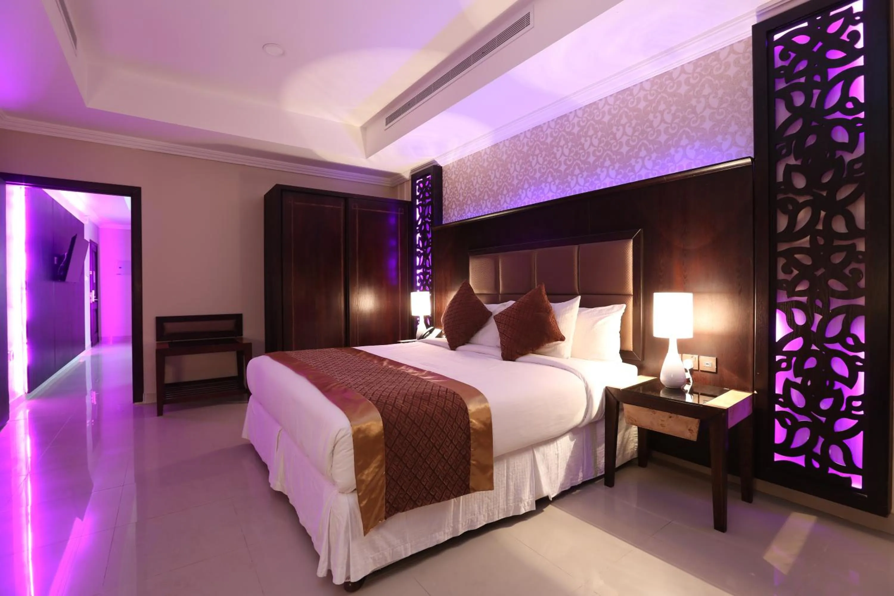 Queen Room with Spa Bath in Park Jizan Hotel