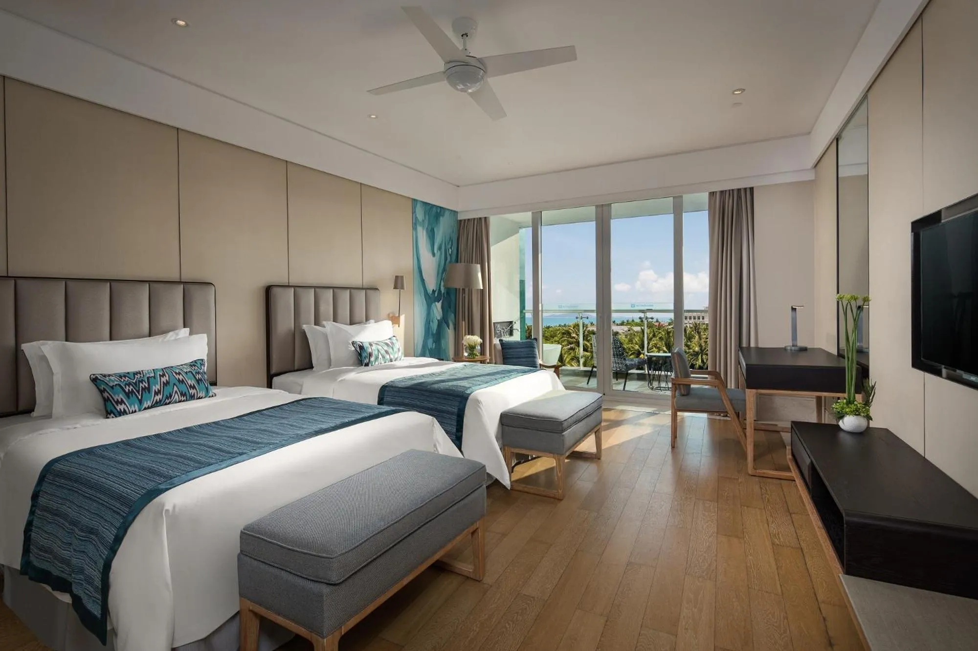 Deluxe Twin Room with Ocean View in Wyndham Sanya Bay