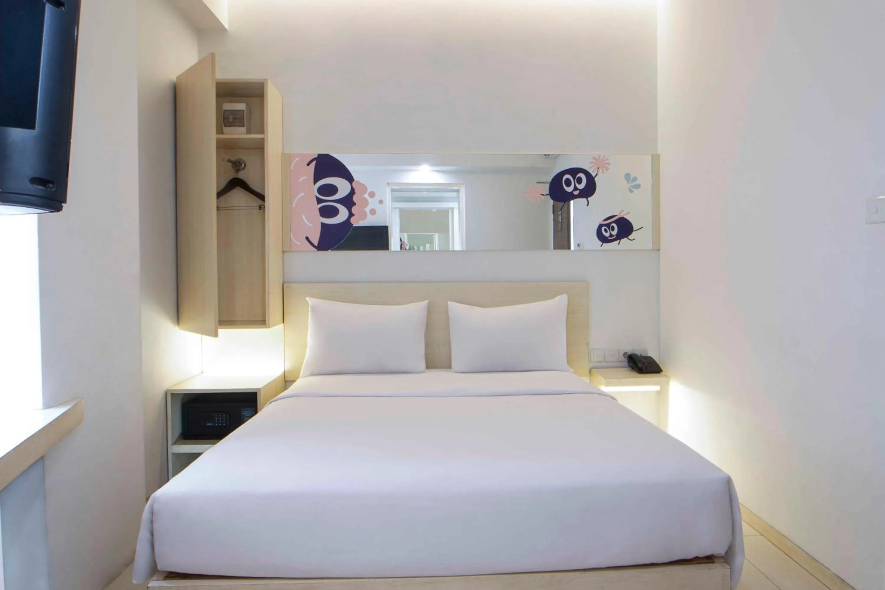 Standard Queen Room in Cleo Hotel Tunjungan