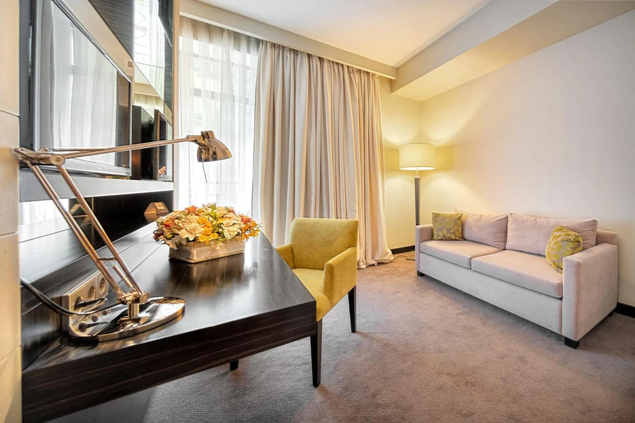 Premium King Room with Balcony and River View  in Crowne Plaza - Borjomi by IHG