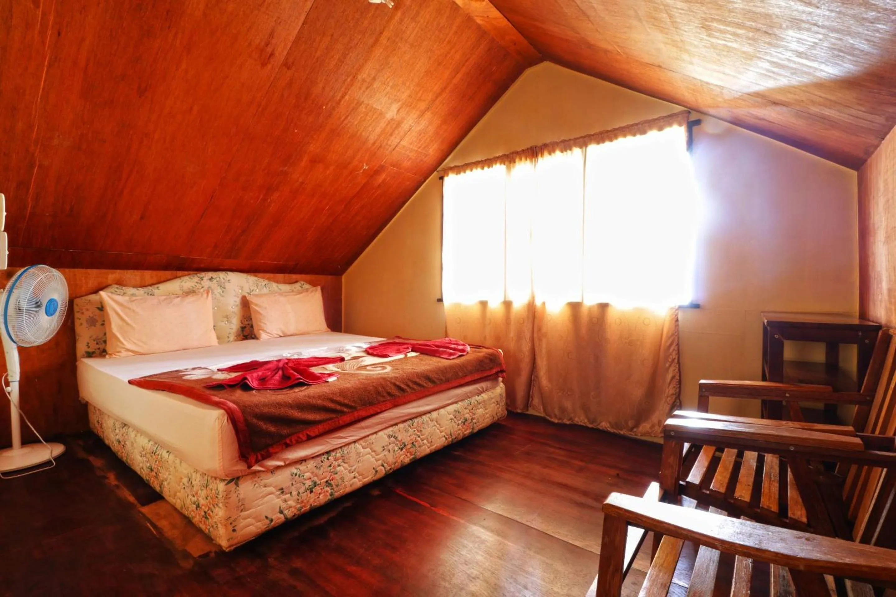 Superior Quadruple Room in Tuk Tuk Timbul Bungalows