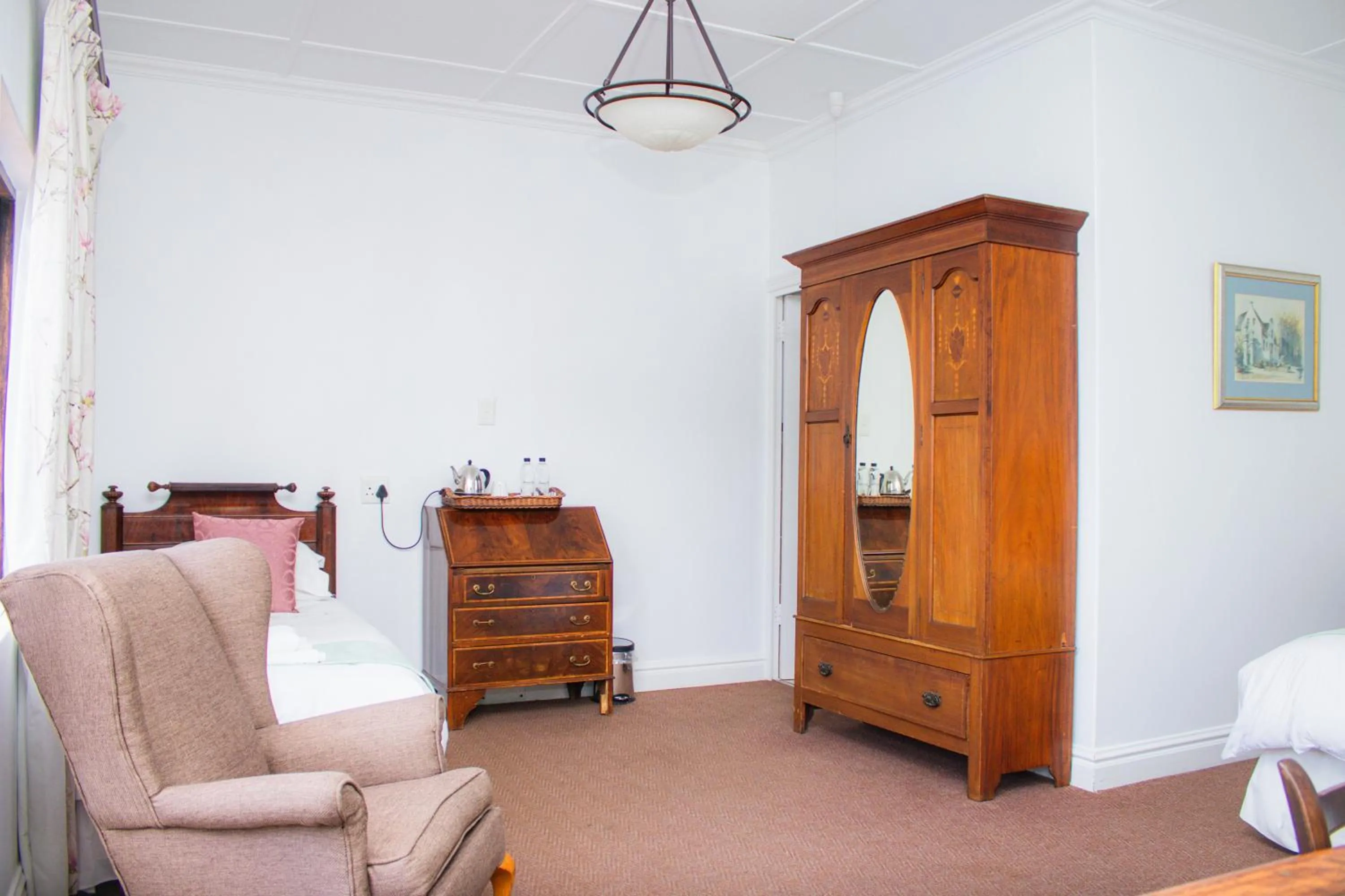 Triple Room with Shower in Roseland House
