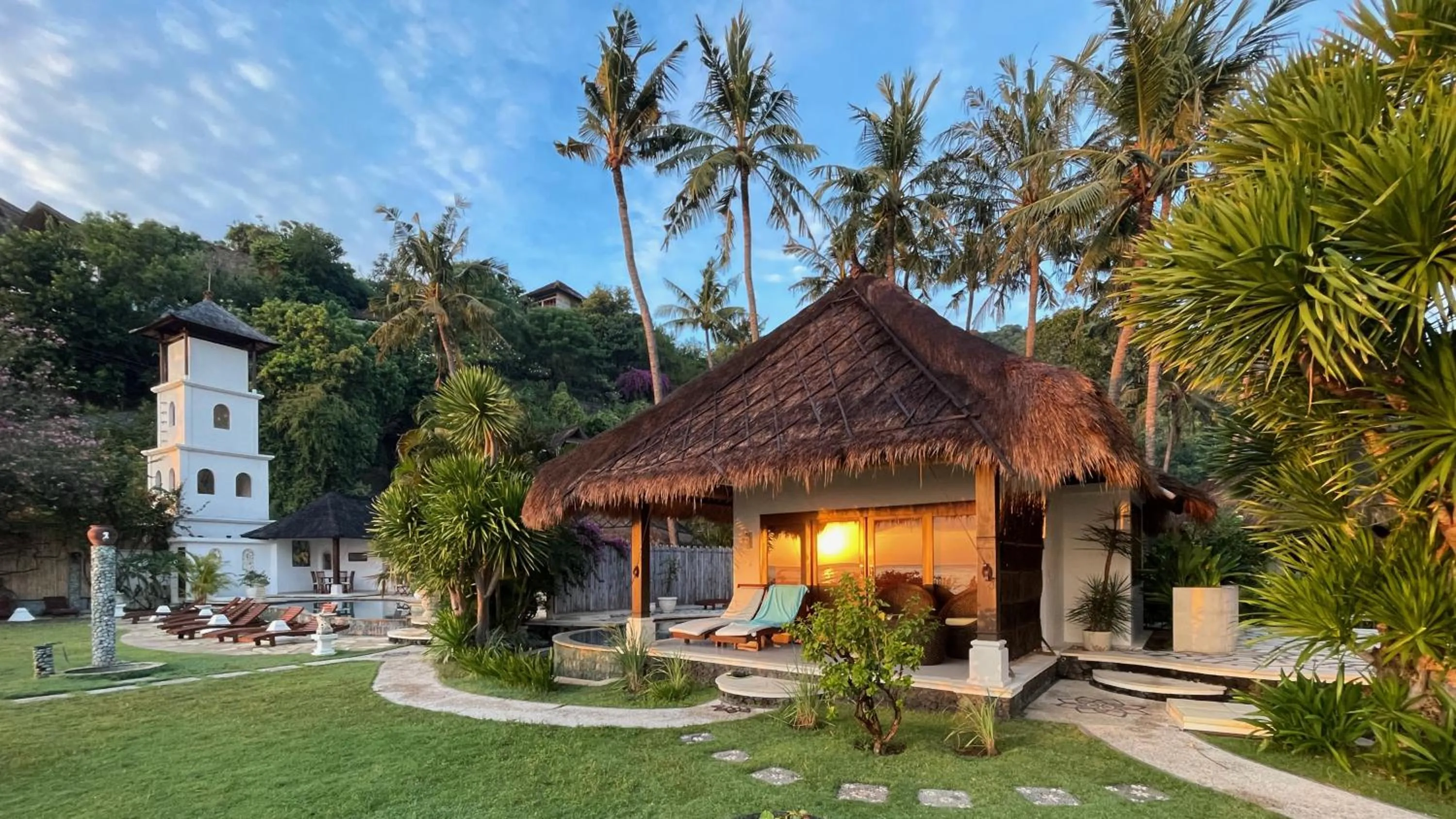 Beachfront bungalow with pool in Palm Garden Amed Beach & Spa Resort Bali