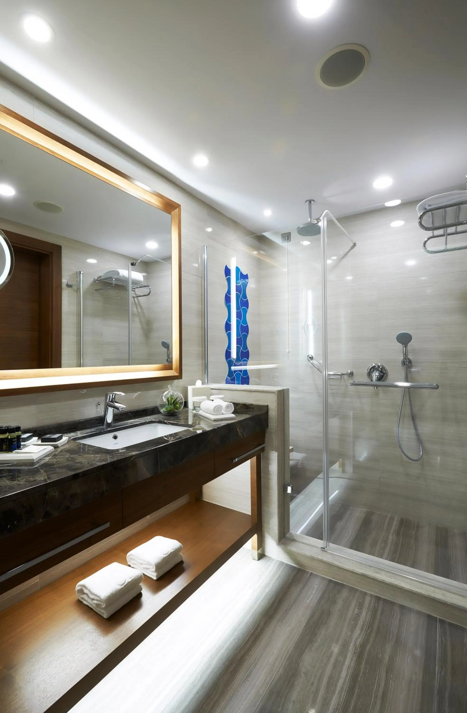 Superior King Room with Sea View in Divan Mersin