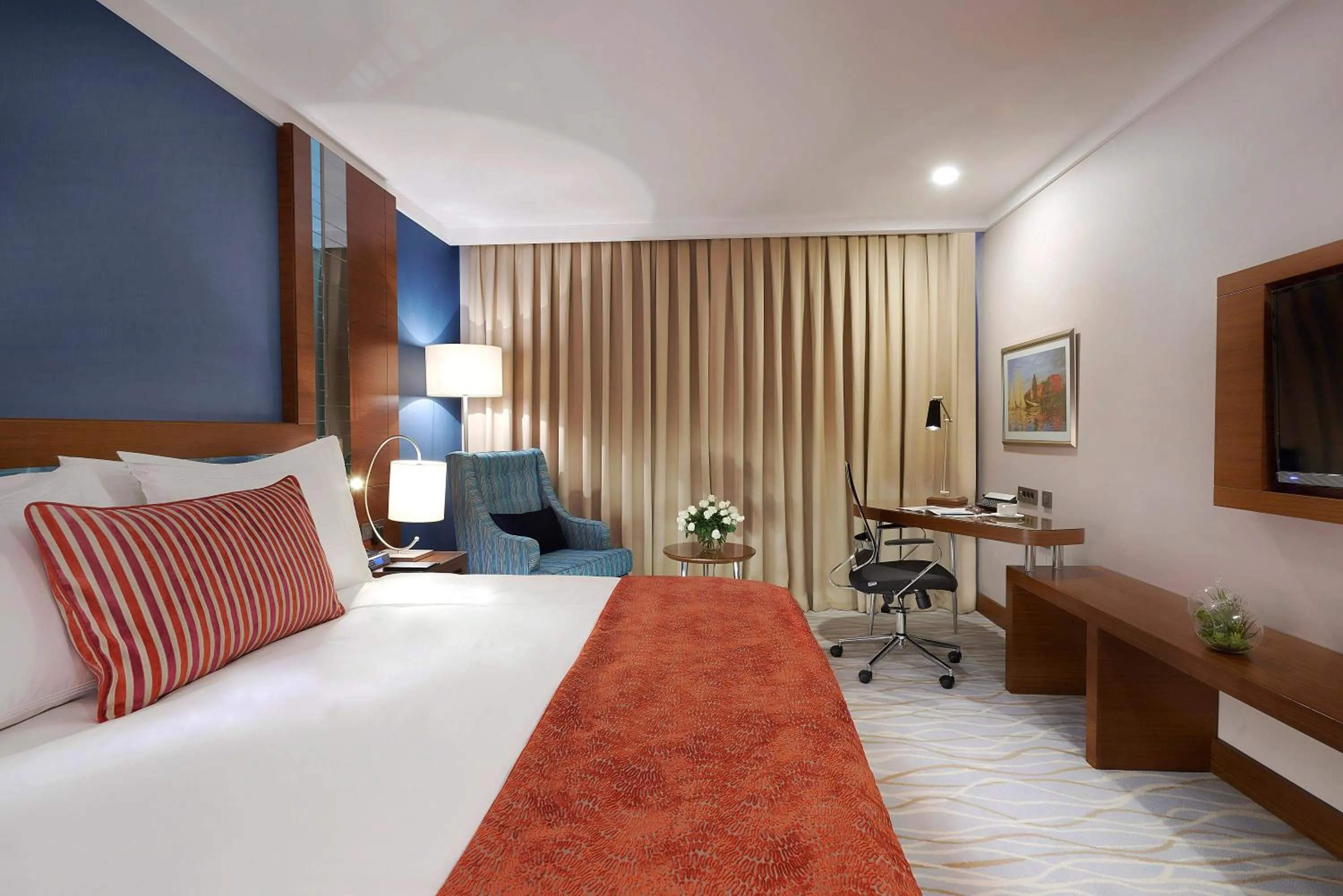 Superior King Room with Mountain View in Divan Mersin