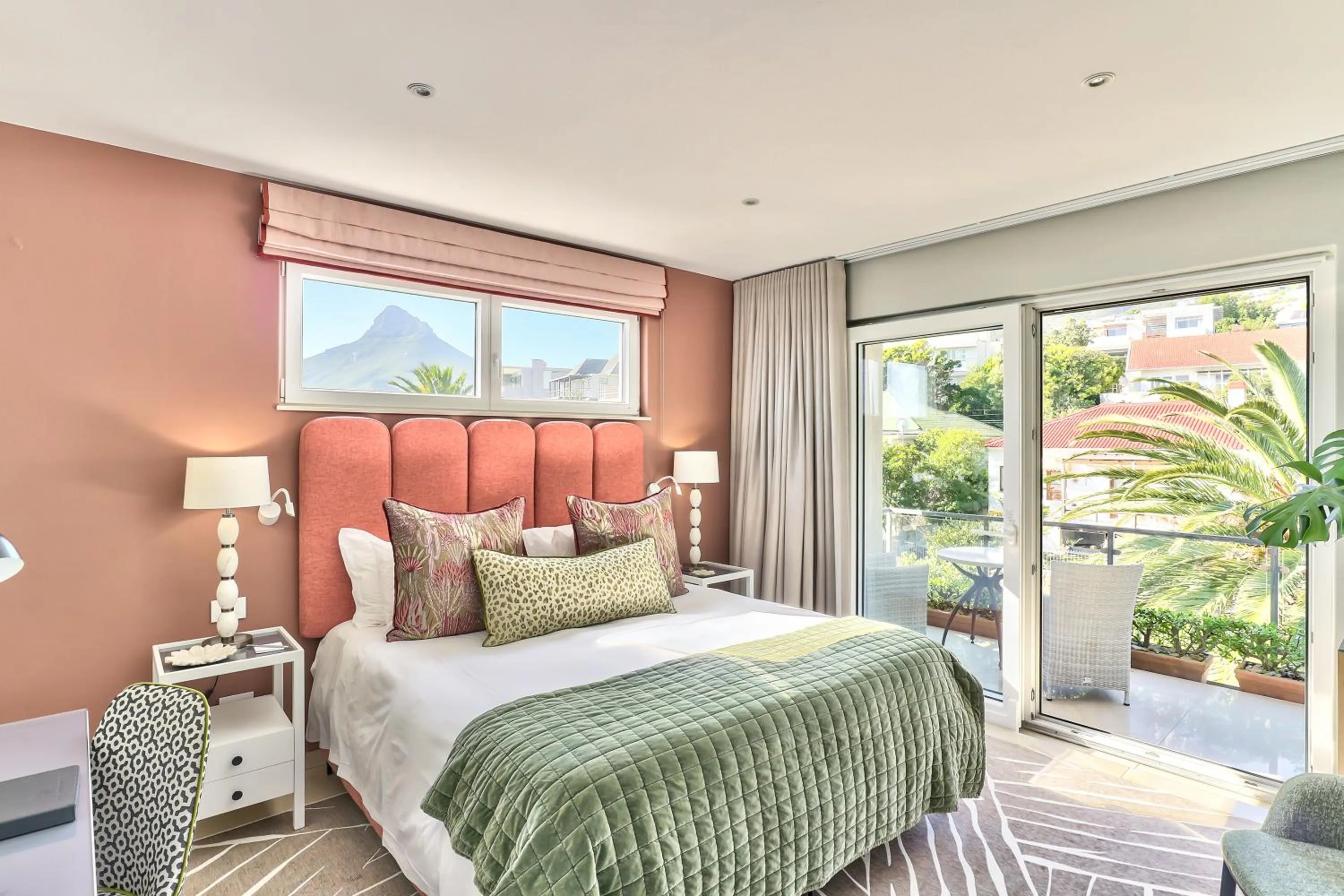 Traveler King or Twin Room with Mountain View in Ocean View House