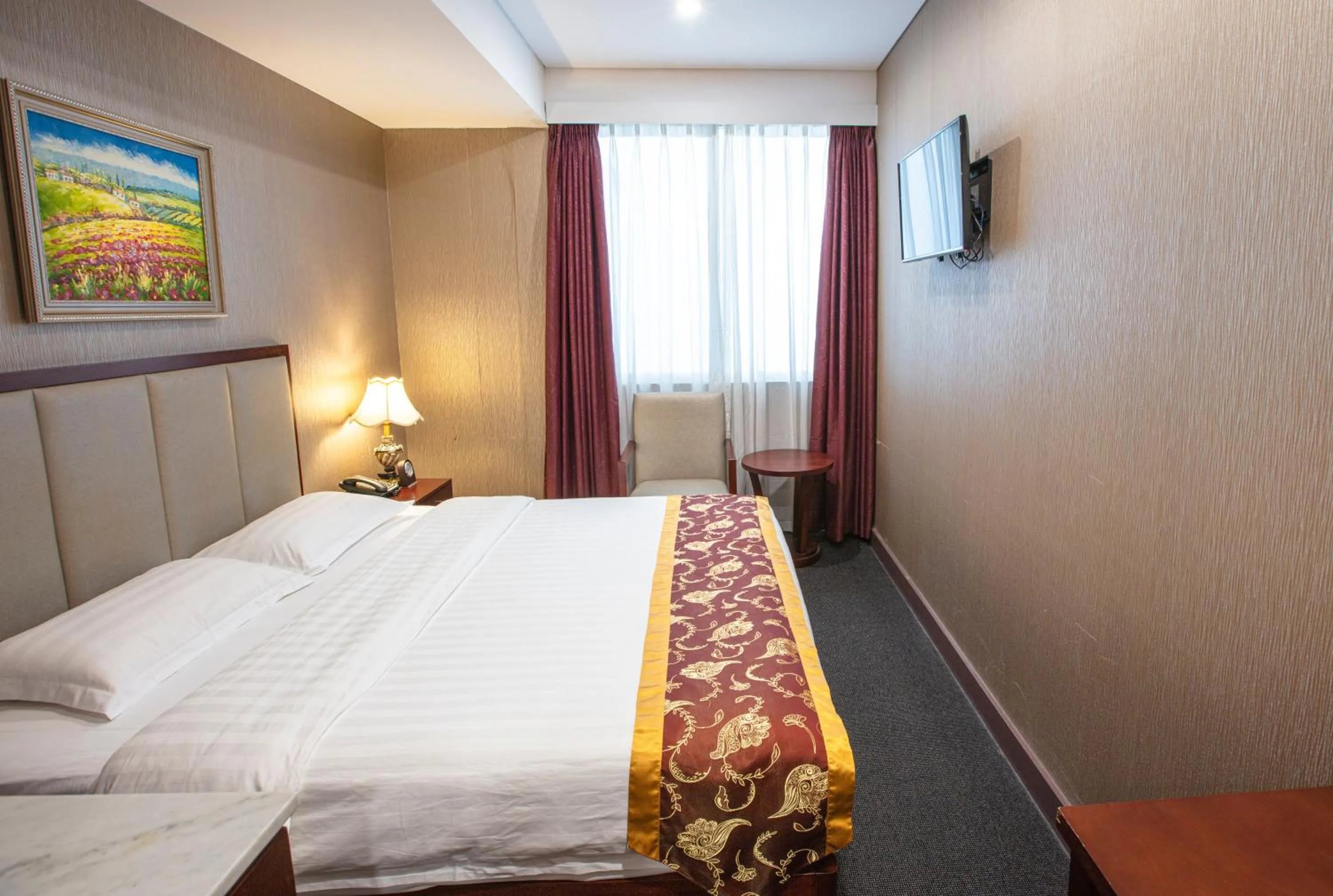 Deluxe King Room in Megaboom City Hotel