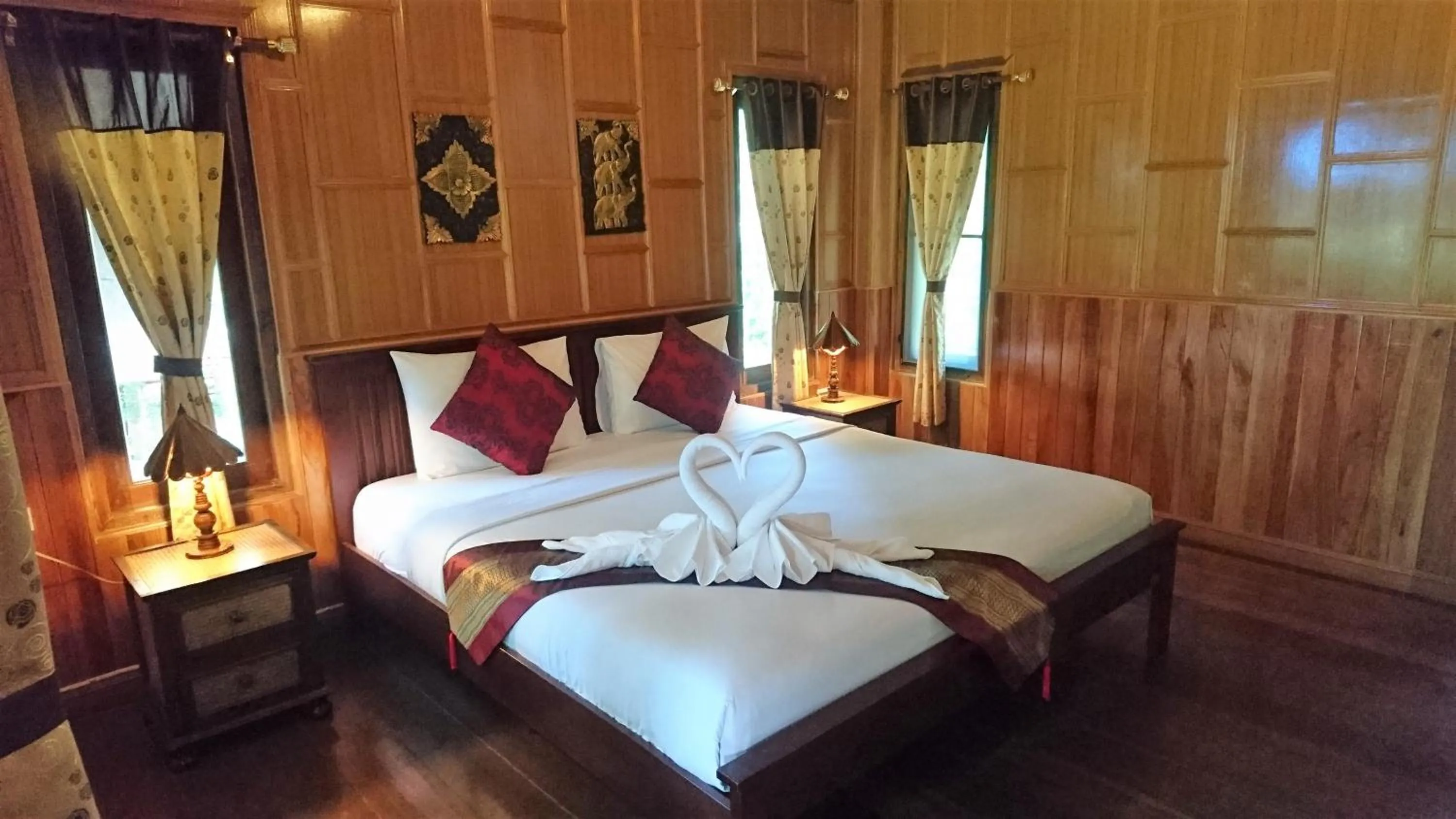 Deluxe King Room in Macura Resort