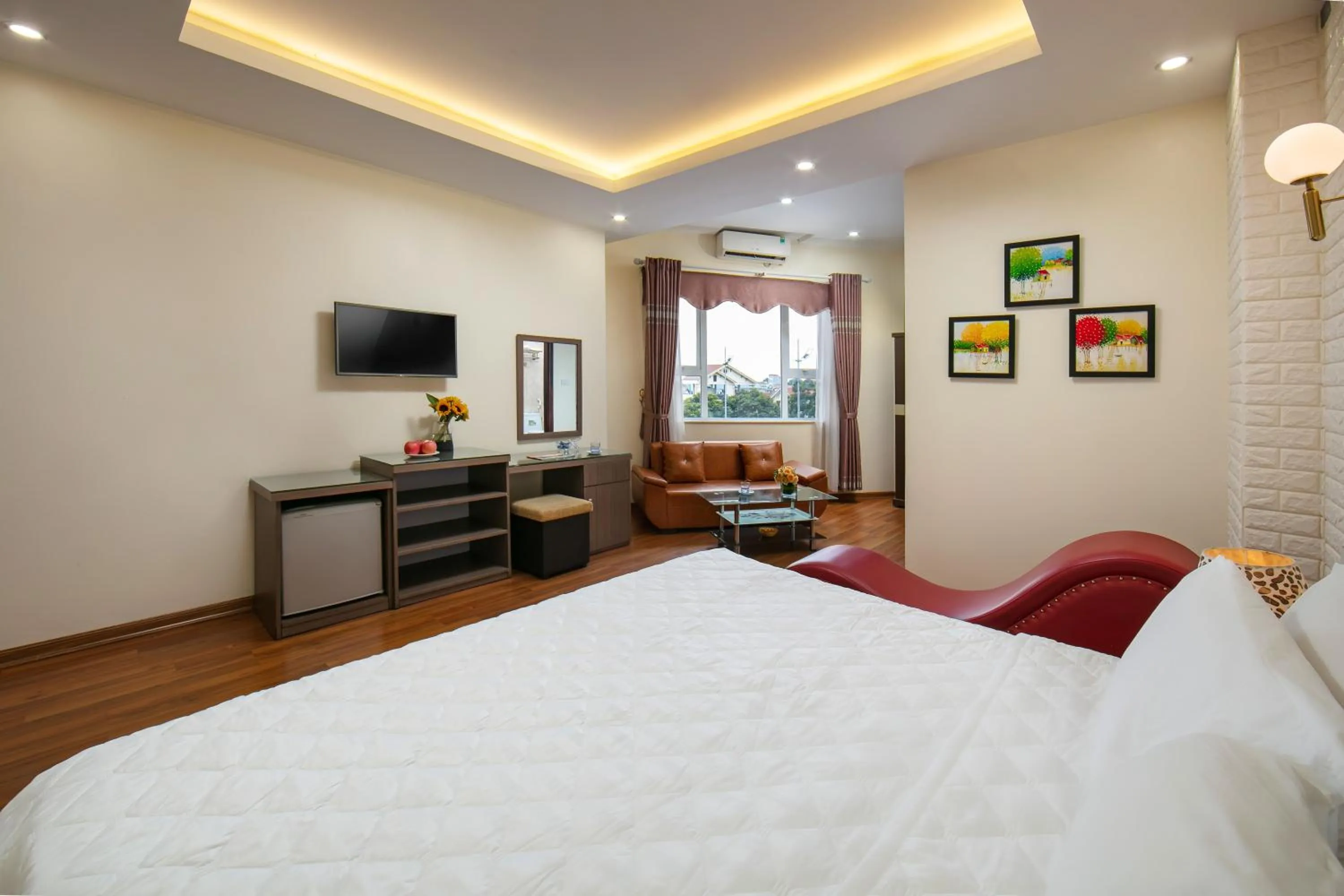 Superior Queen Room - single occupancy in New Airport Hotel