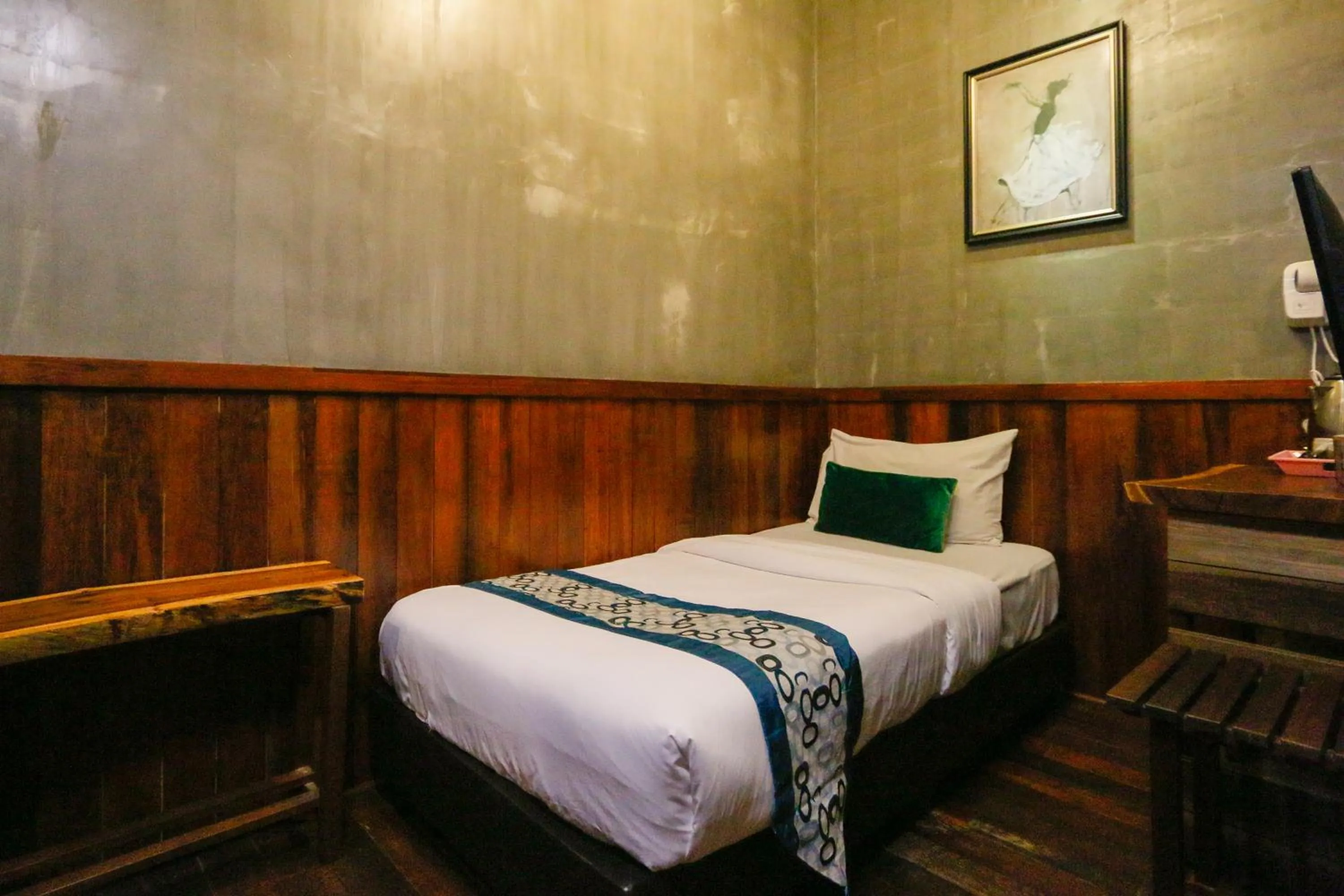 Superior Single Room in Anggun Hotel