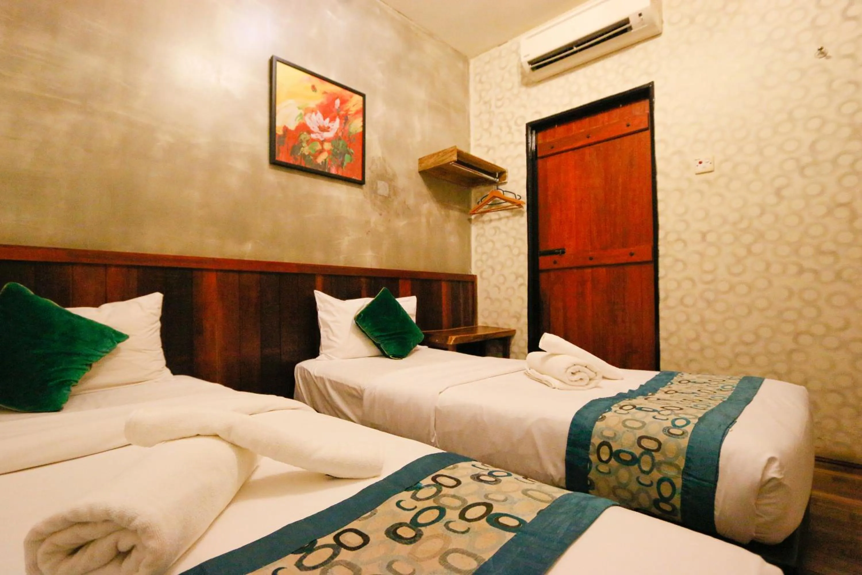 Superior Twin Room in Anggun Hotel
