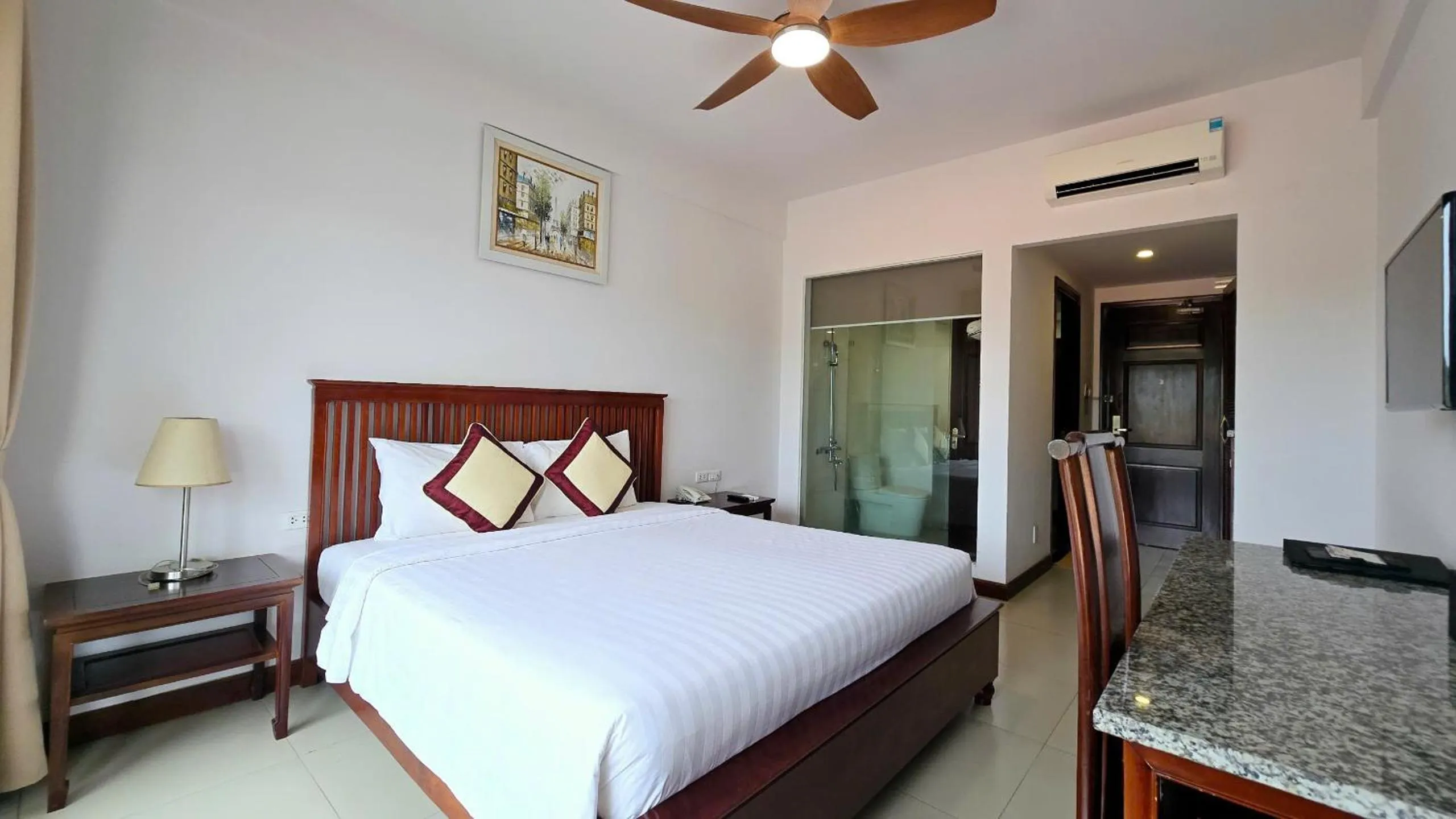 King Room with Pool View in Praha Hotel