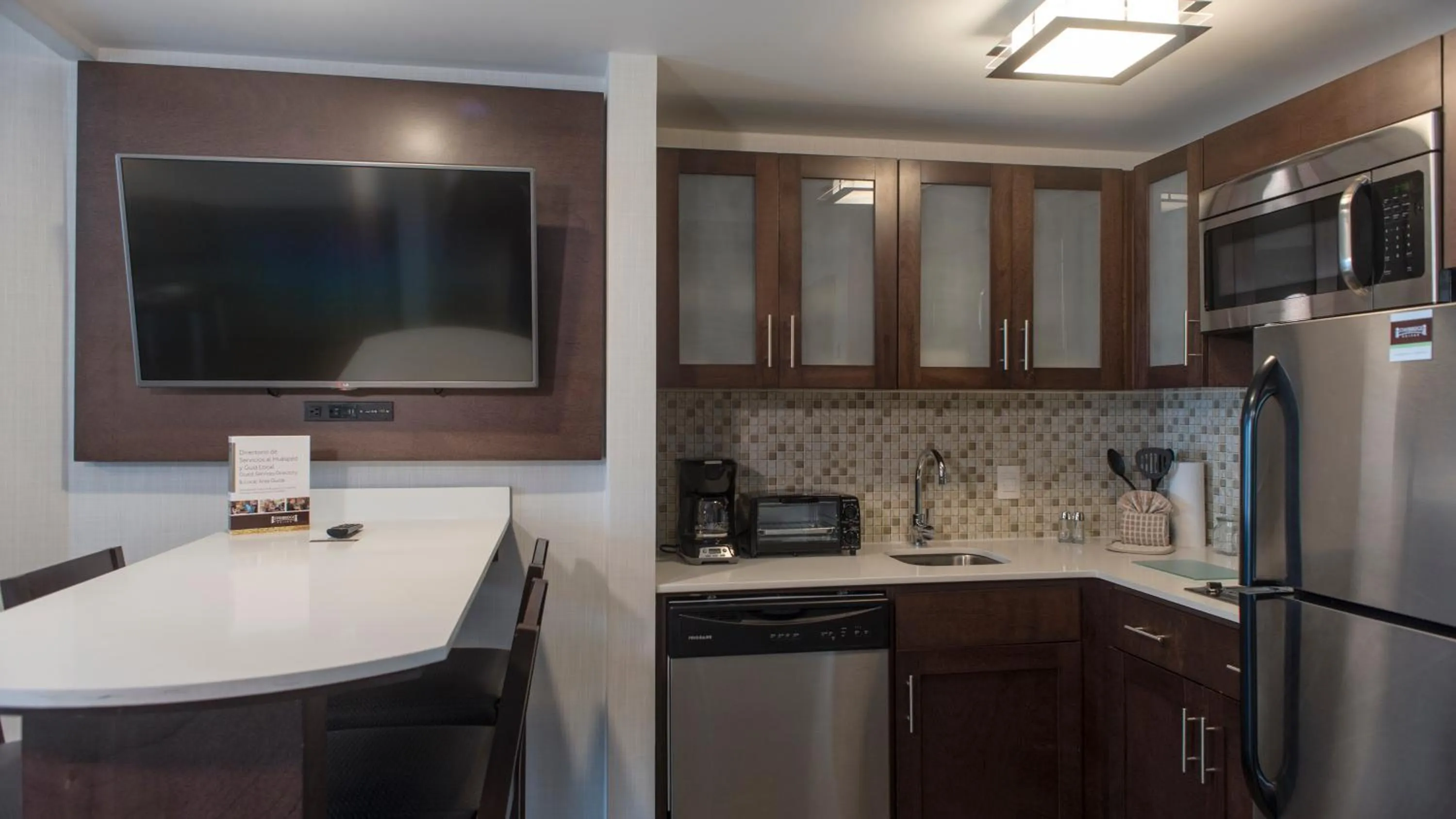 One-Bedroom Suite in Staybridge Suites Puebla by IHG