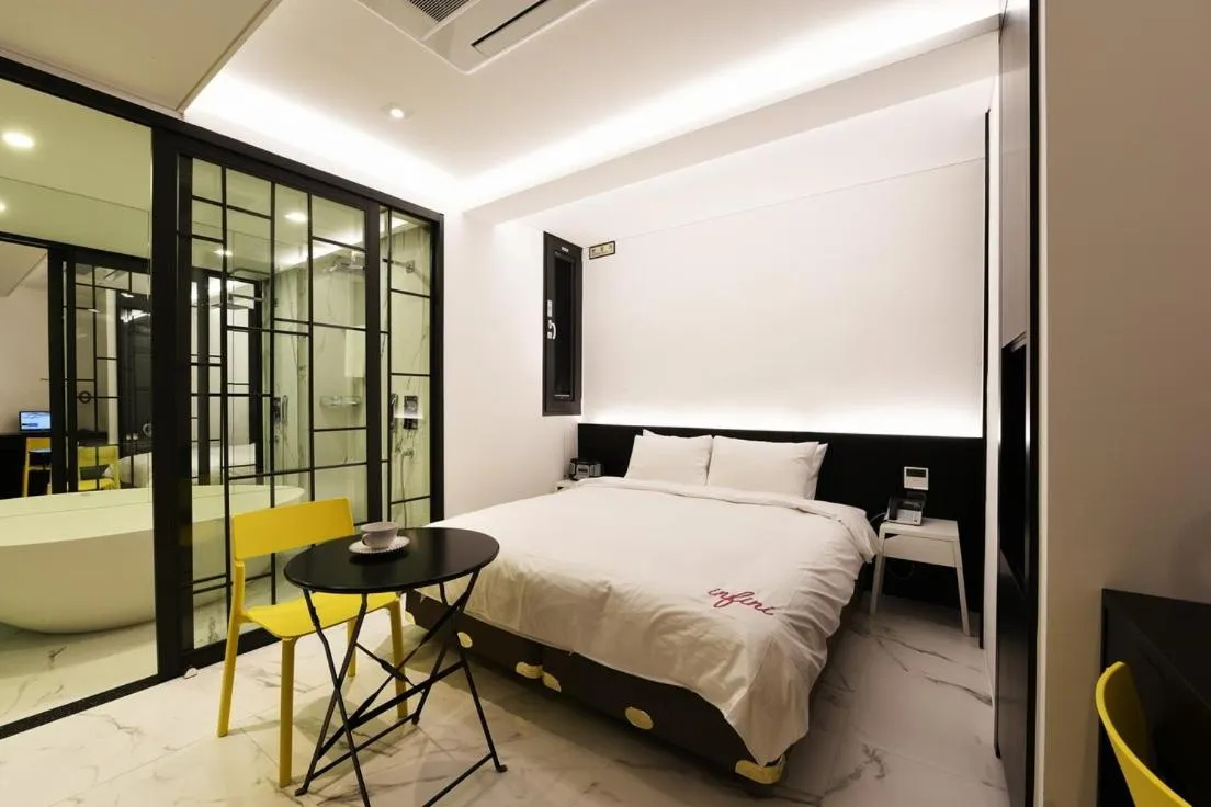 Superior Double Room in Hotel Infini