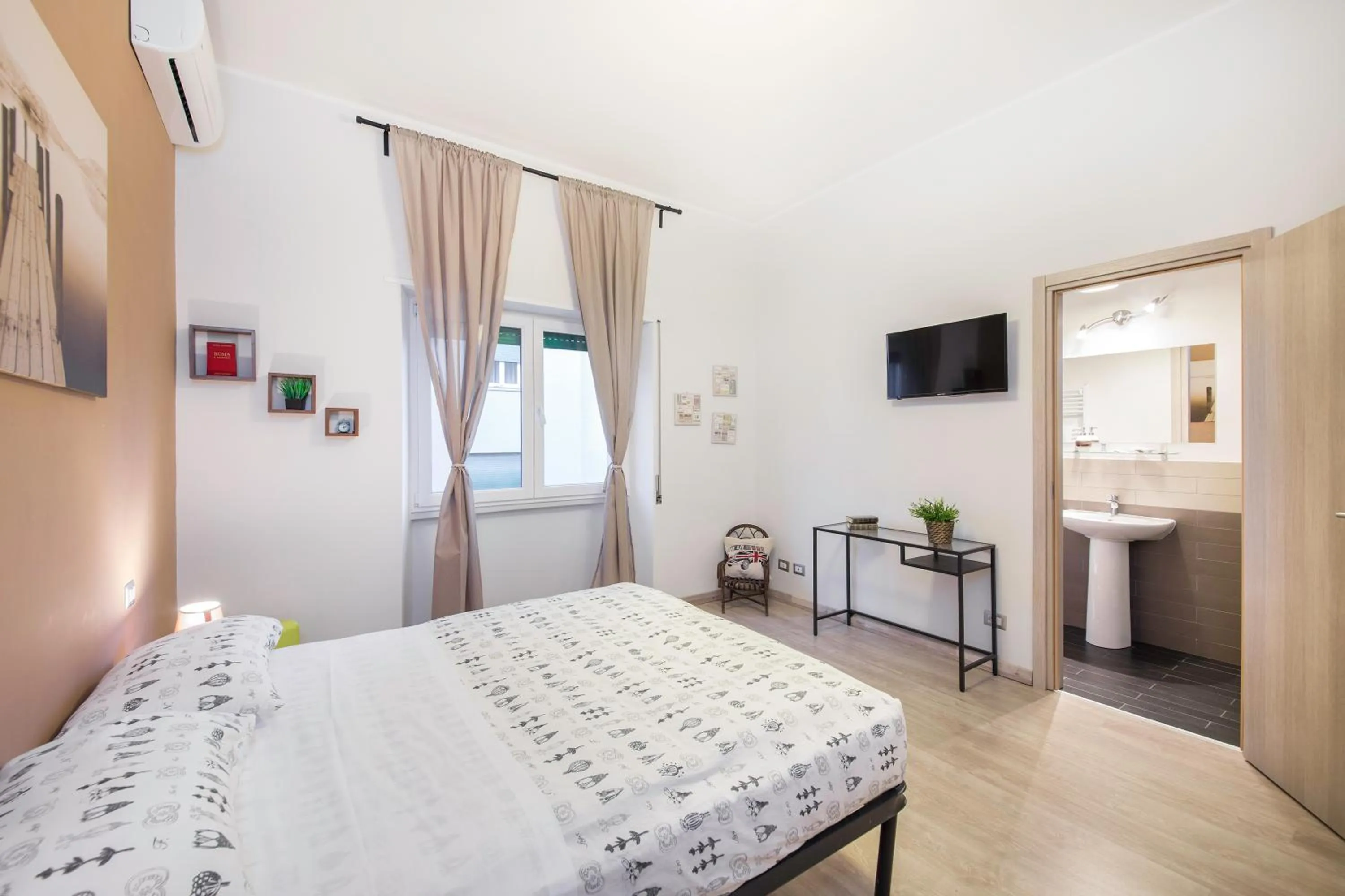 Deluxe Room - single occupancy in Rome To You- The Place to be&B