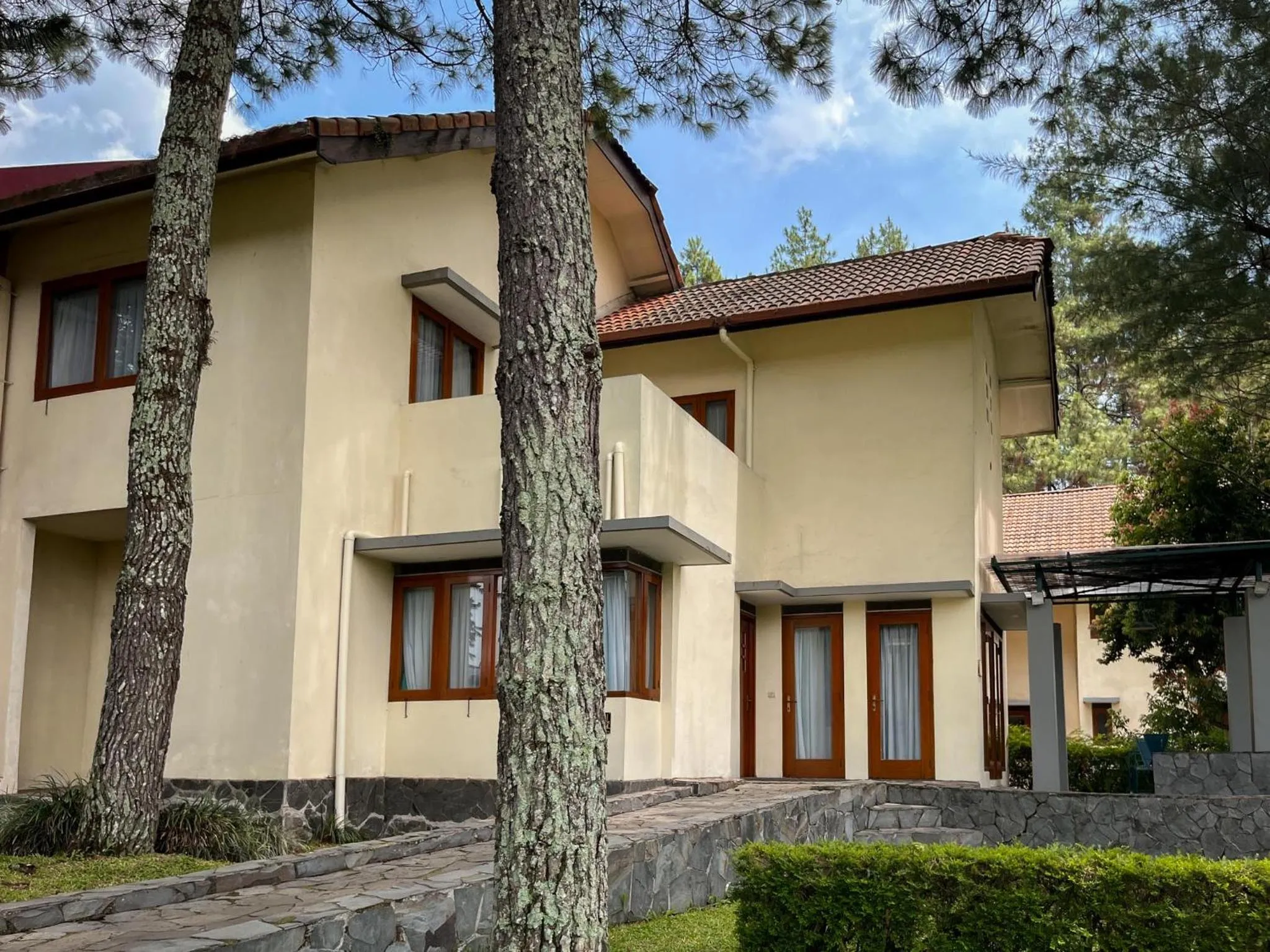 Family Suite Room & Dine in Puri Setiabudhi