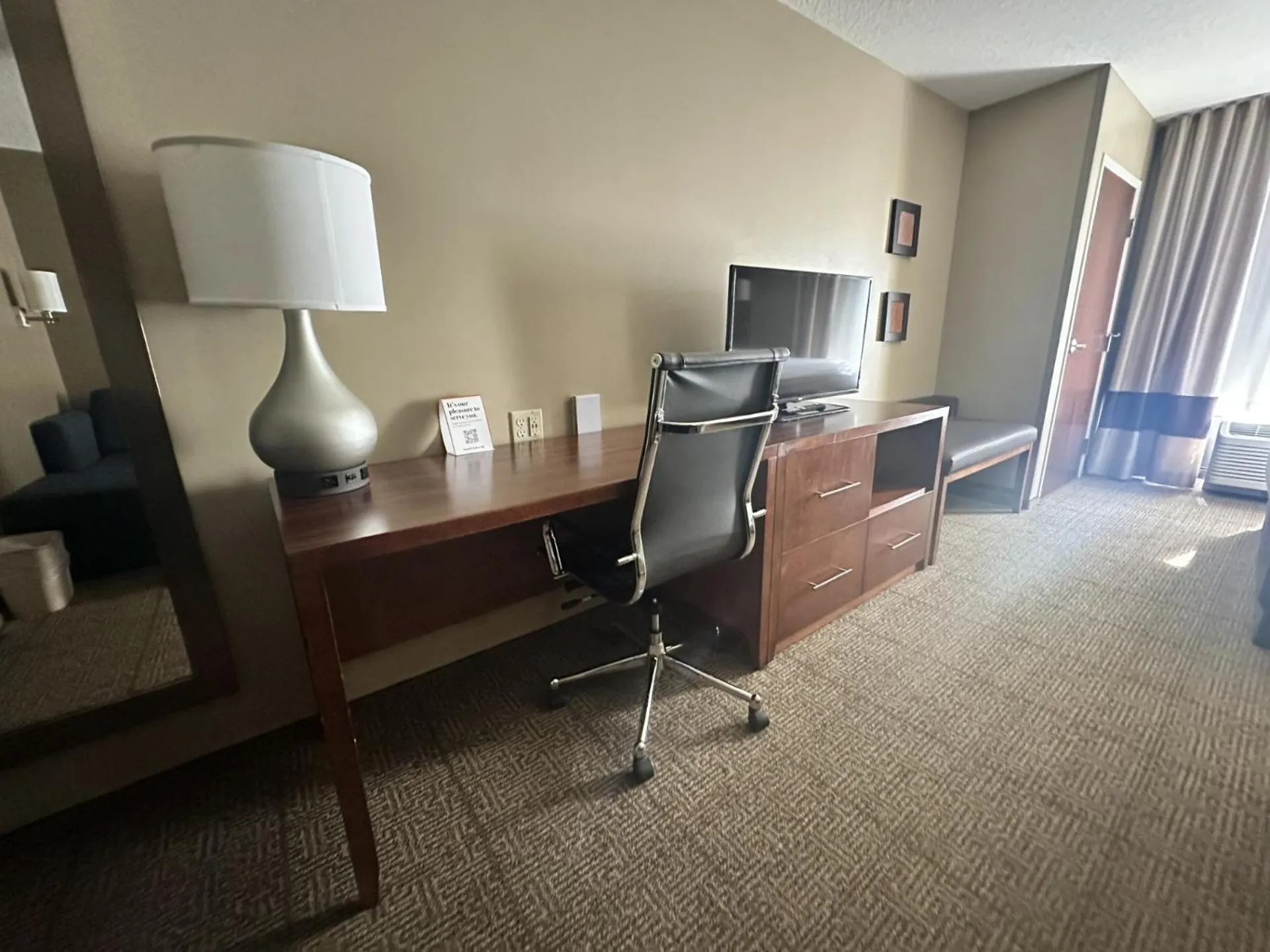 King Suite with Sofa Bed in Comfort Suites Dunnellon near Rainbow Springs