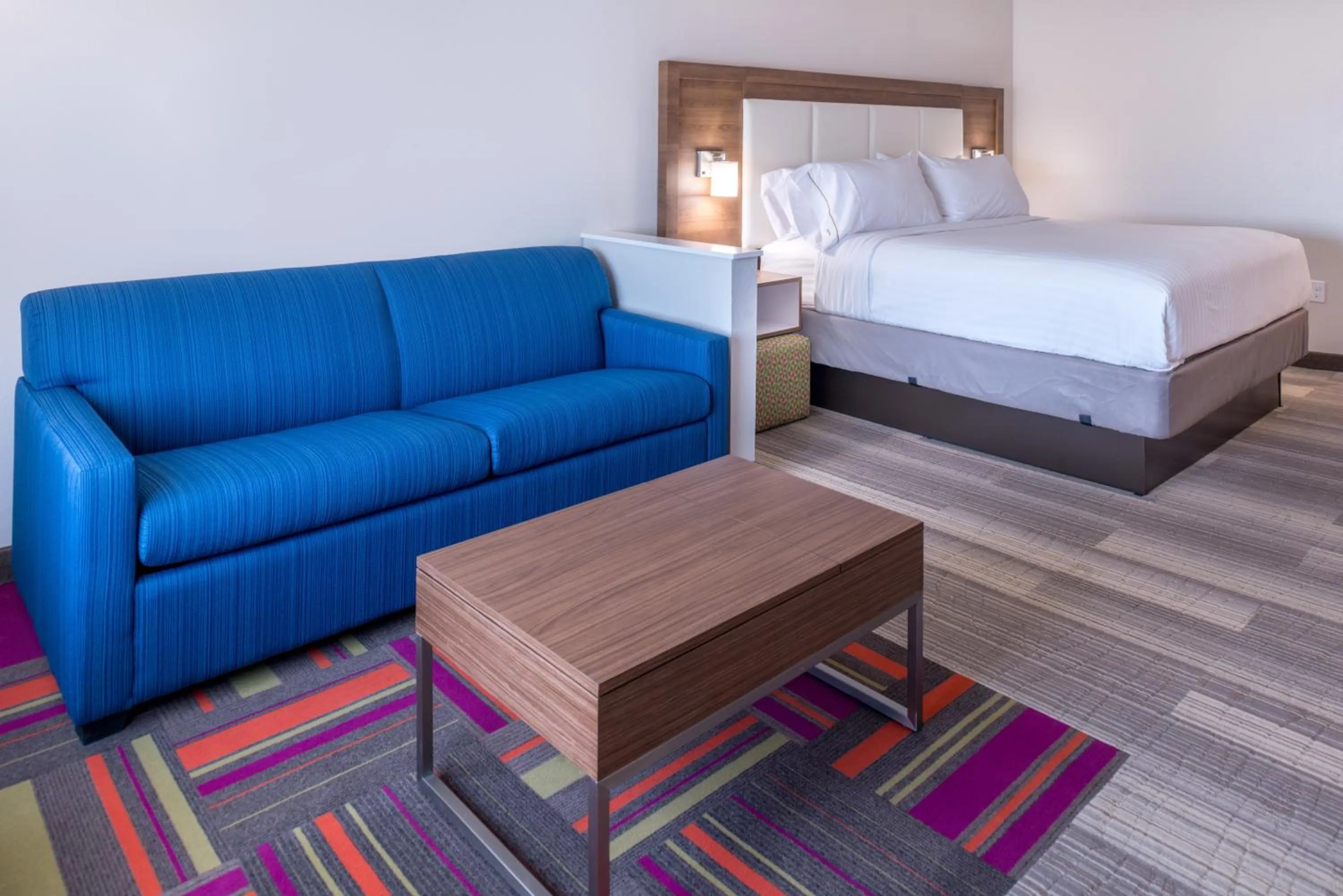 Executive Queen Suite in Holiday Inn Express Fort Worth West by IHG