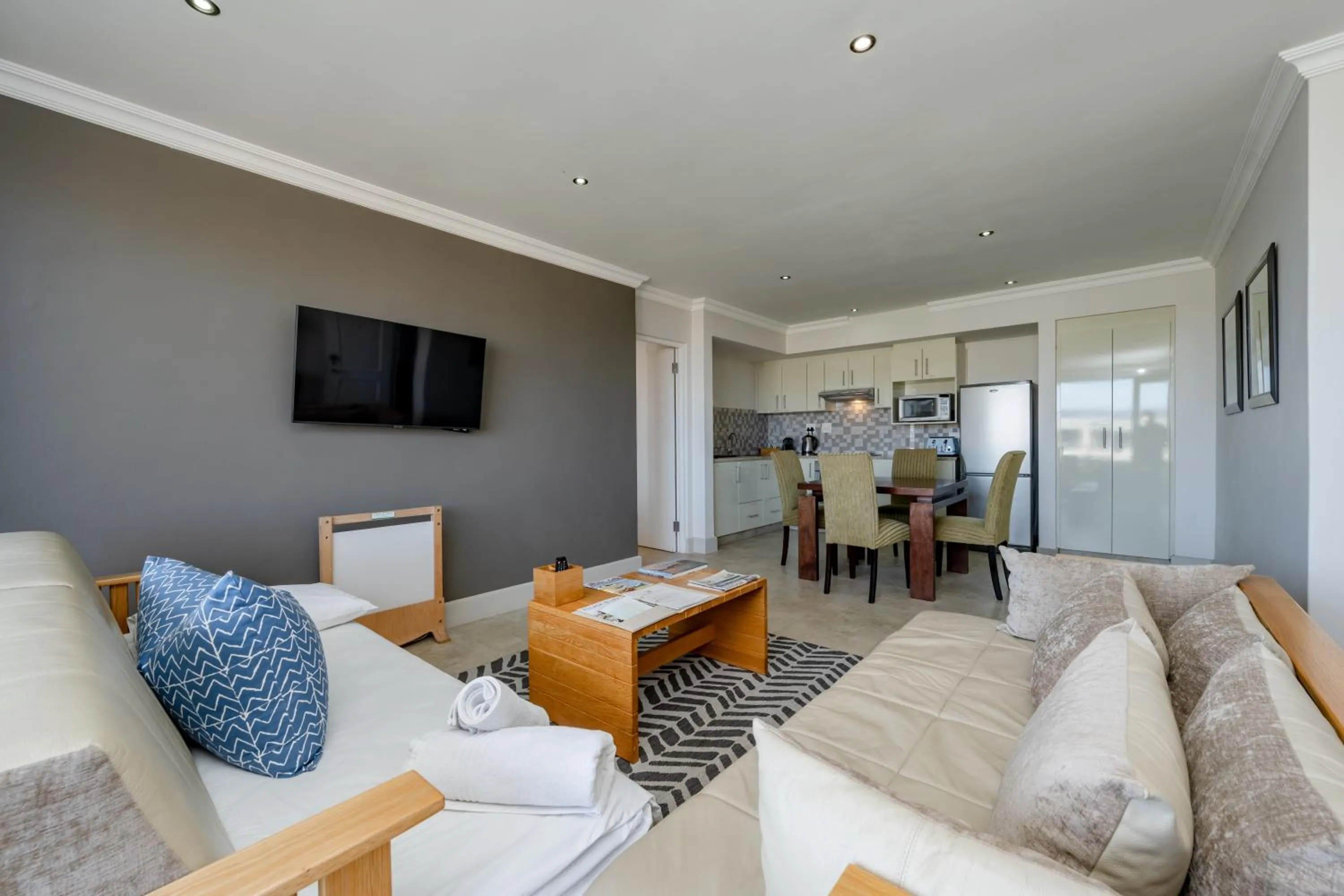 Two-Bedroom Apartment in Harbour House Hotel