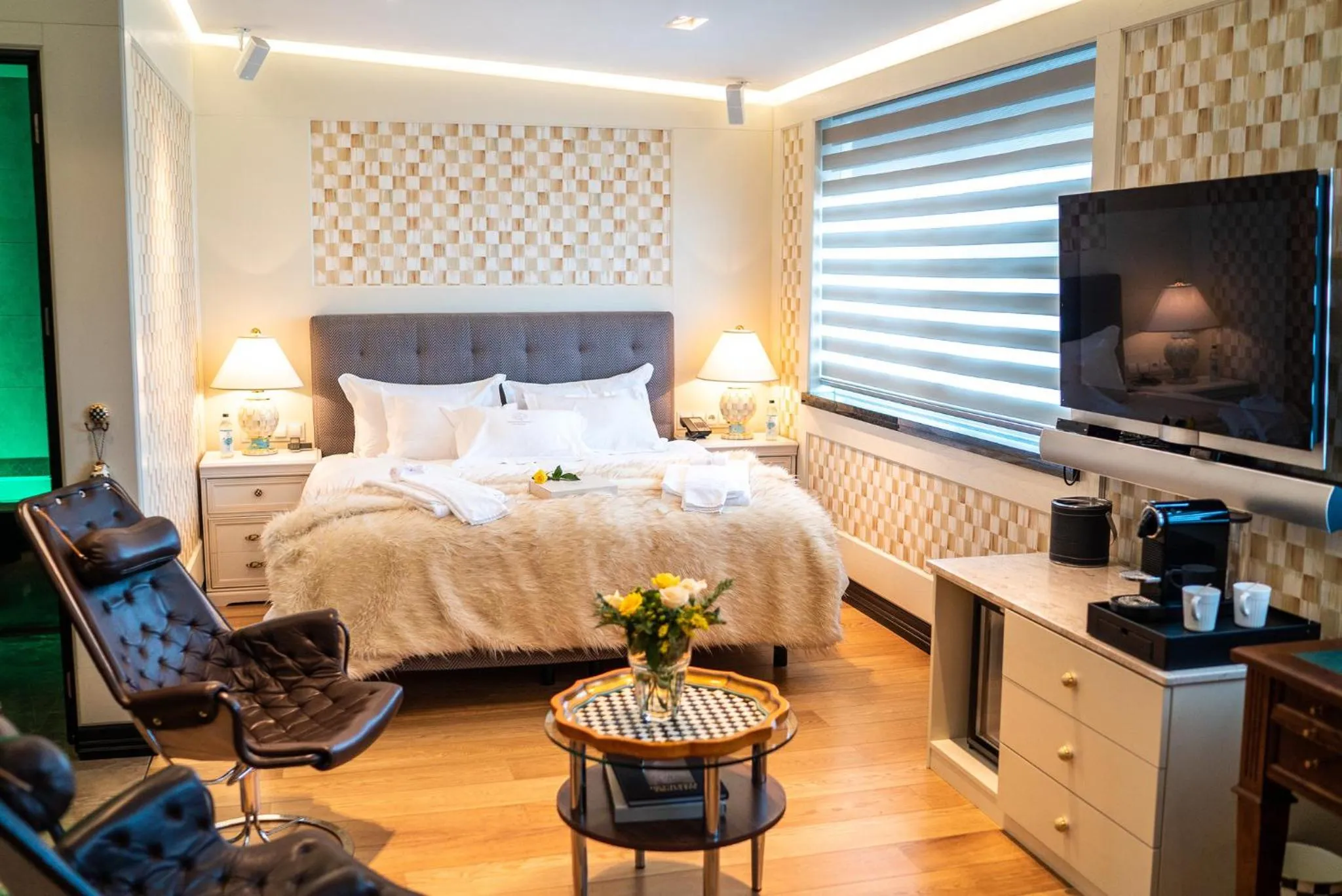 Emerald Suite in Diamond Suites by Reykjavik Keflavik Airport