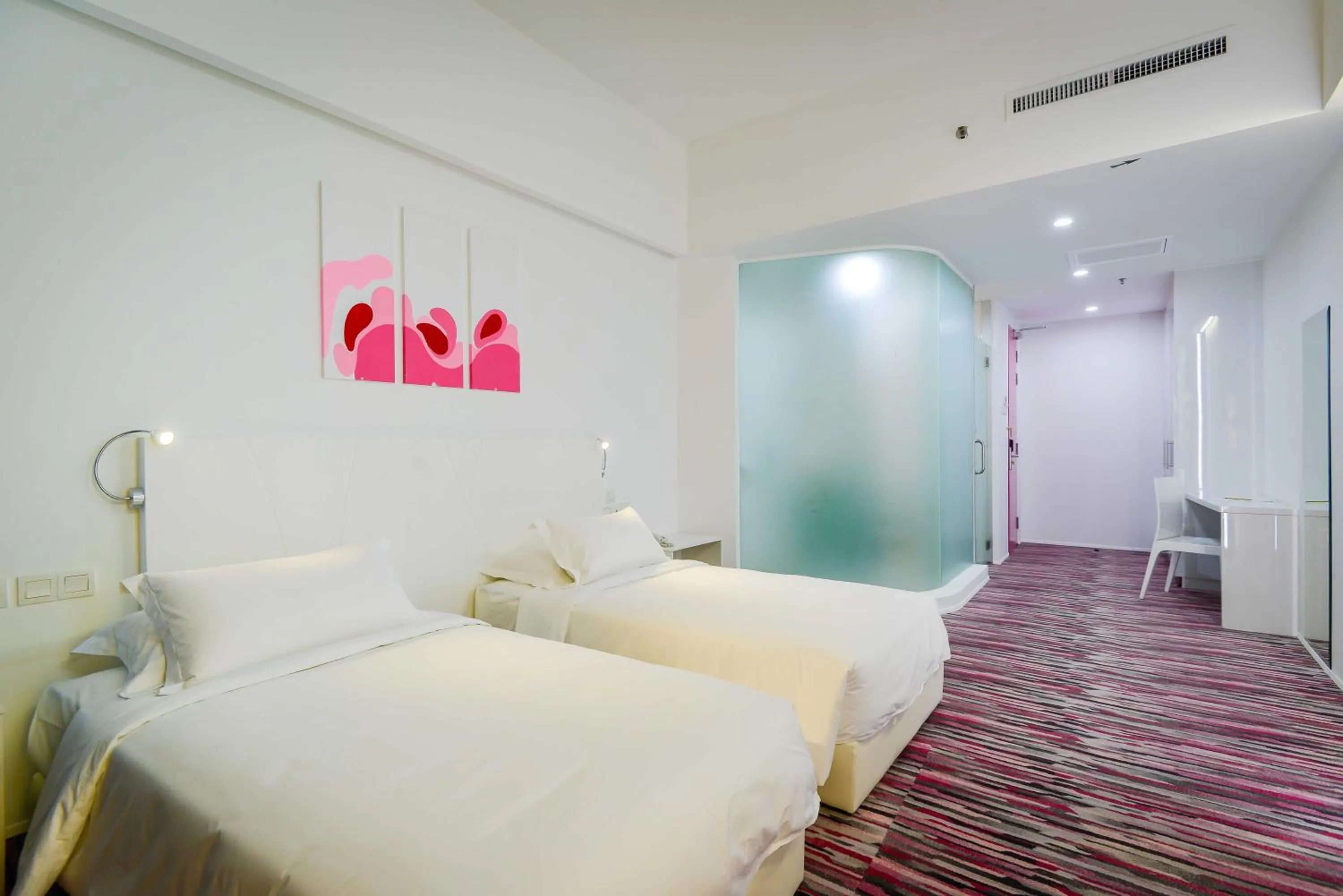 Deluxe Twin Room in Pegasus Hotel Shah Alam