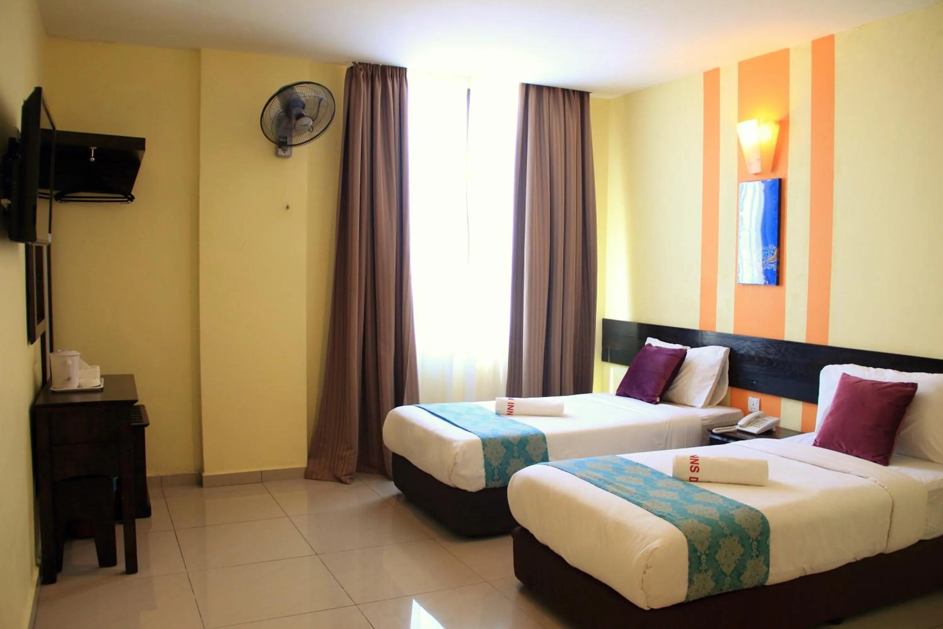 Small Twin Room in Sun Inns Hotel Pasir Penambang (KS Botanic)