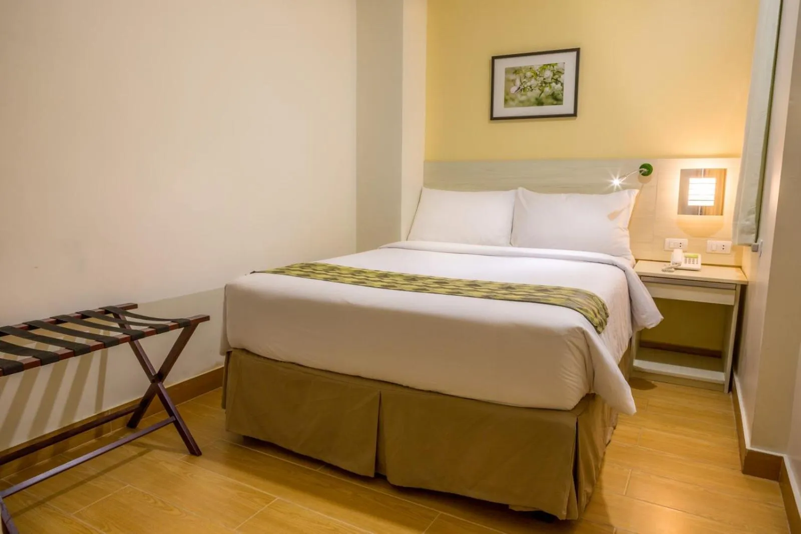 Standard Double Room in Hamersons Hotel Cebu