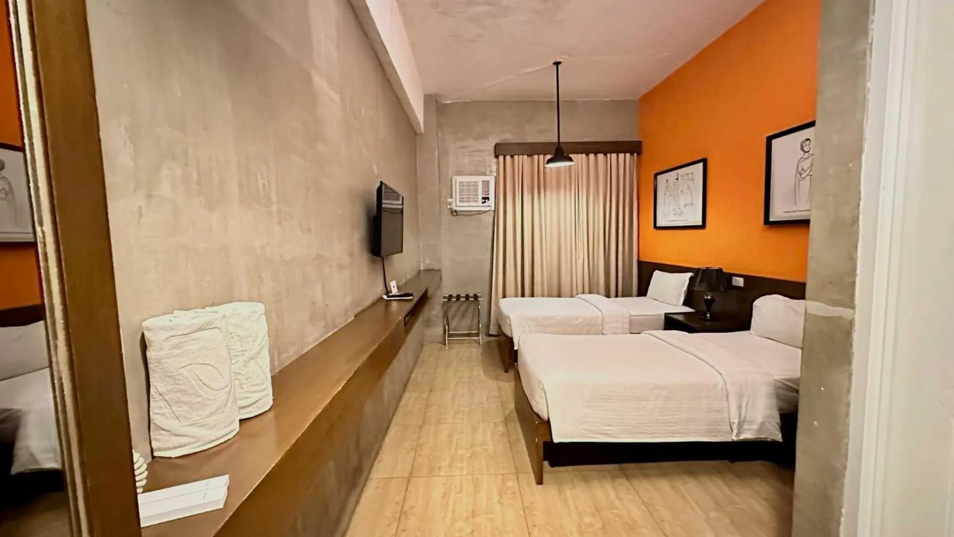 Standard Twin Room in Big Hotel