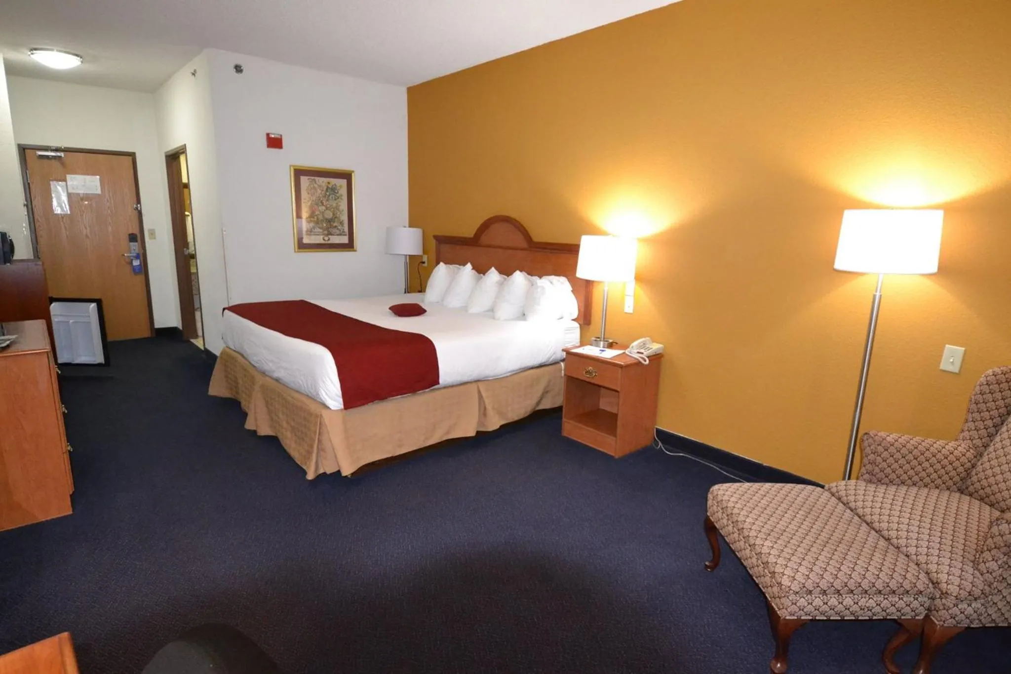 King Room - Non-Smoking in Baymont by Wyndham Albany